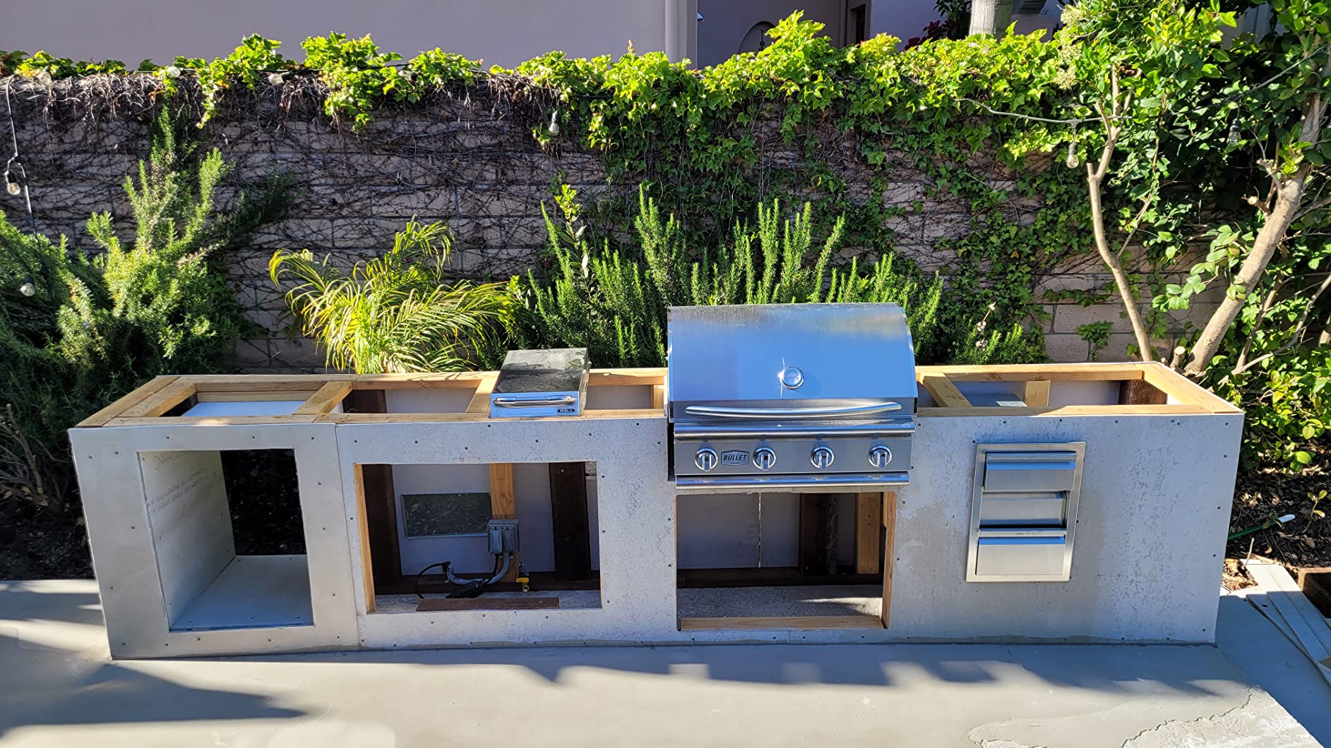 Bullet by Bull Yukon 5 Burner Outdoor Kitchen Grill, Built-In Gas Grill with 75,000 BTUs of Heat, 304 Stainless Steel, Cast Iron Heat Treated Reliabull Bar Burners and Piezo Igniters customer photo 2