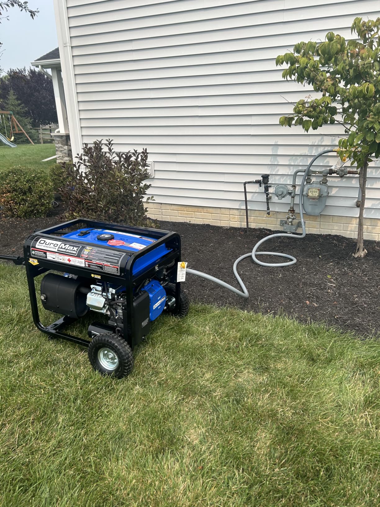 DuroMax XP13000HXT 13,000-Watt 500cc Tri Fuel Gas Propane Natural Gas Portable Generator with CO Alert, Black/Blue customer photo 1