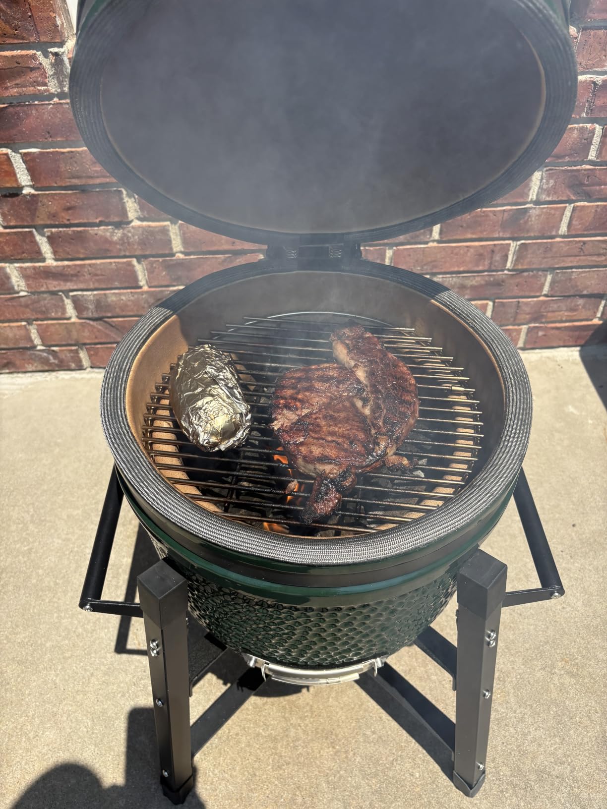 London Sunshine Ceramic Kamado Charcoal BBQ Grill and Smoker, Stainless Steel Grates - 15-inch Ceramic with Tall Stand (GREEN) customer photo 1