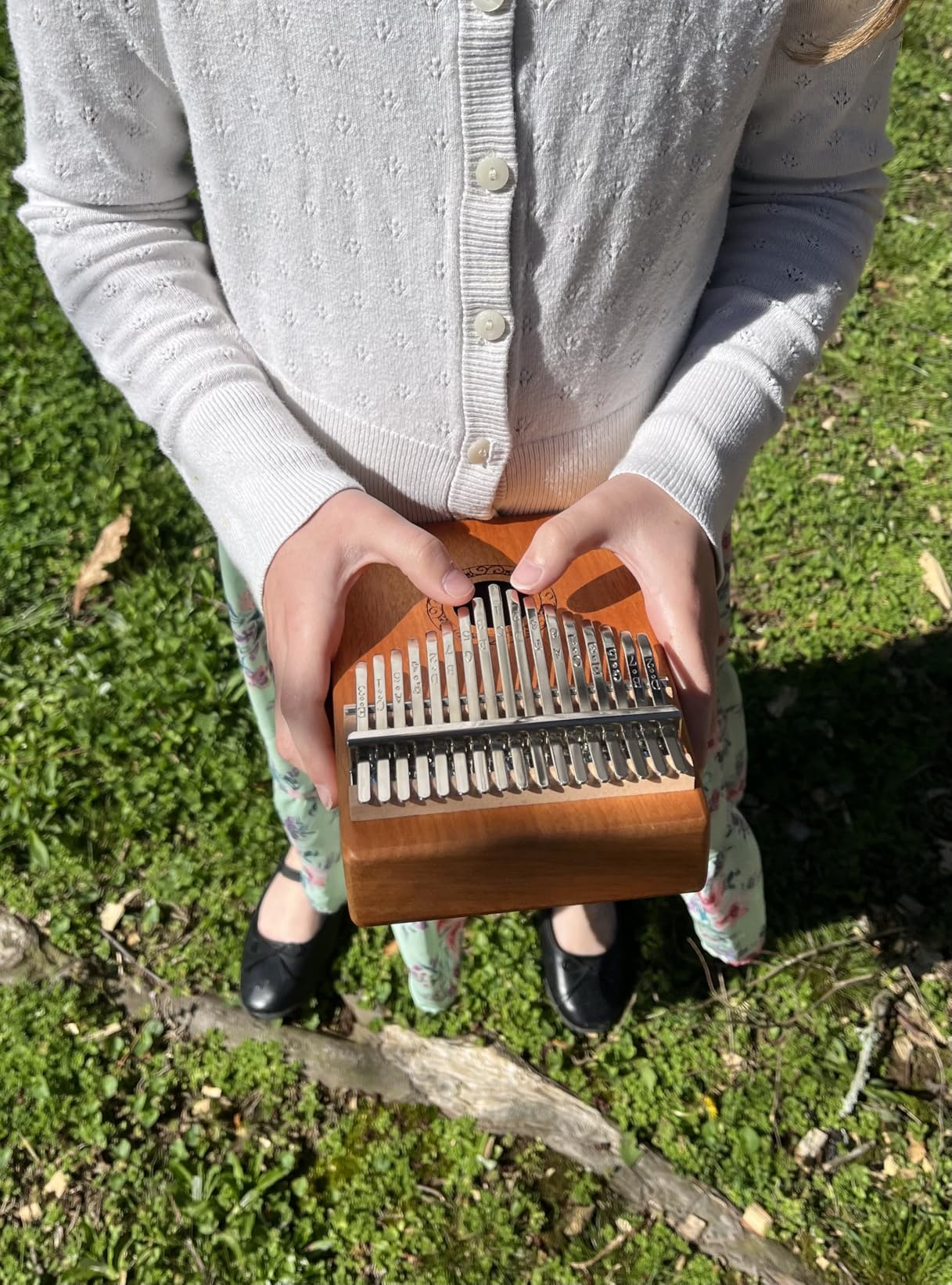 Kalimba Thumb Piano, YUNDIE Portable 17 Keys Mbira Finger Piano with Tune Hammer and Instruction,Musical Instruments Birthday Gift for Adult Beginners Professional(Brown) customer photo 1
