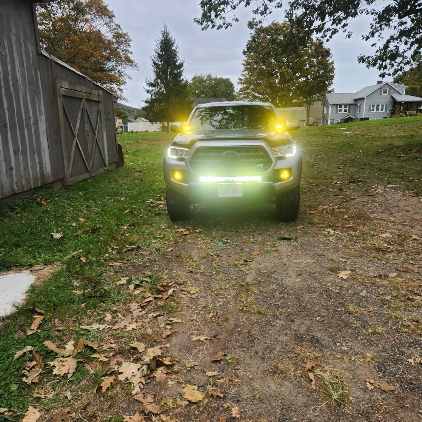 Auxbeam 32 Inch LED Light Bar, 5D-PRO Series Off Road Driving Combo Beam | 33000LM Brightness, P8 Optical Design, Dual-Row Spot Flood Combo Beam, Fast Heat Dissipation, IP68 Rated, Harness Included customer photo 1