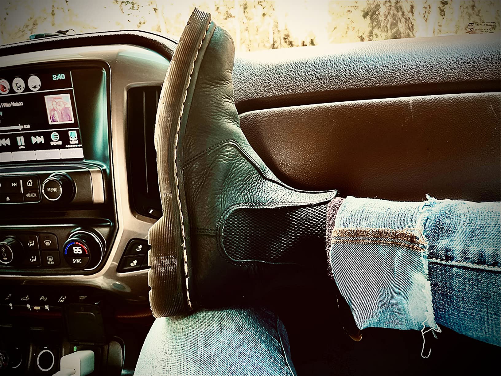 Dr. Martens Unisex 2976 Crazy Horse Leather Chelsea Boot customer photo 2