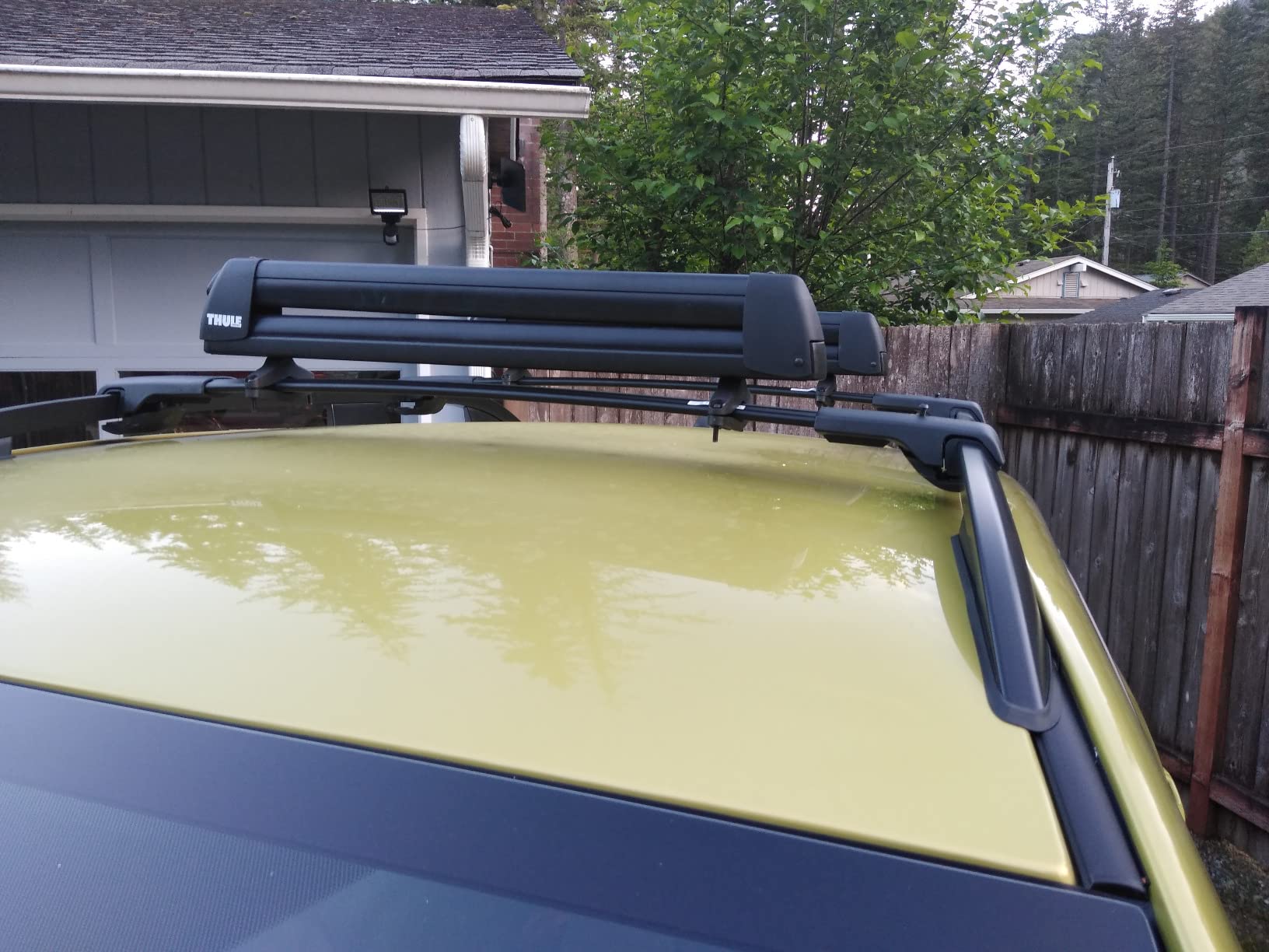 Thule Ski & Snowboard Roof Rack Carrier customer photo 1