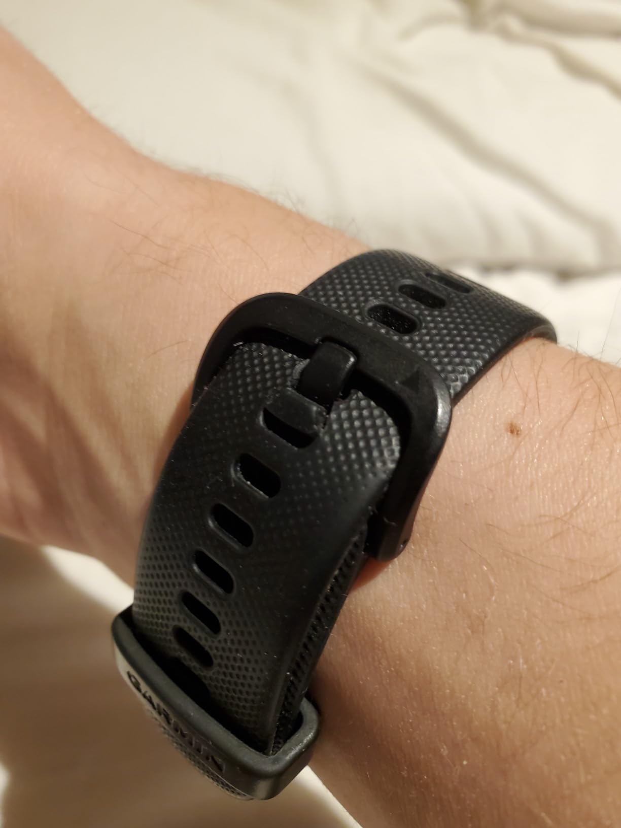 Garmin vivomove Sport, Hybrid Smartwatch, Health and Wellness Features, Touchscreen, White customer photo 1