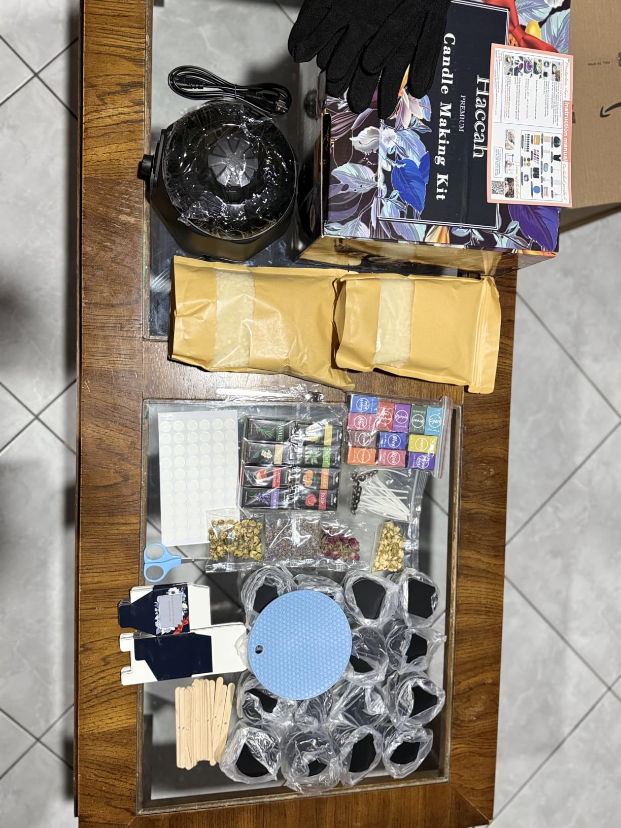 Complete Candle Making Kit with Wax Melter, Candle Making Supplies, DIY Arts&Crafts Kits Gift for Beginners, Adults, Including 500w Electronic Stove, Wicks, Wax, Rich Scents, Dyes, Melting Pot, Candle Tins customer photo 1