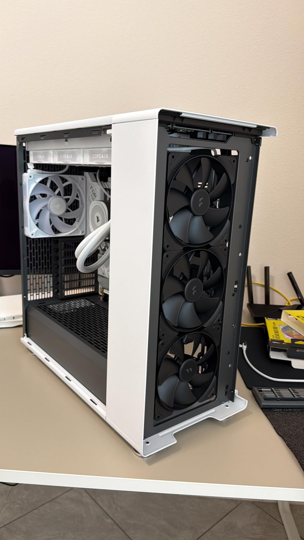 Fractal Design North Charcoal Black Tempered Glass Dark - Genuine Walnut Wood Front - Glass Side Panel - Two 140mm Aspect PWM Fans Included - Type C USB - ATX Airflow Mid Tower PC Gaming Case customer photo 2