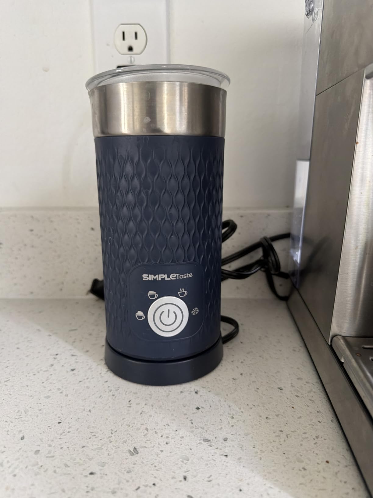 SIMPLETASTE Milk Frother, 4-in-1 Electric Milk Steamer, Automatic Warm and Cold Foam Maker customer photo 1