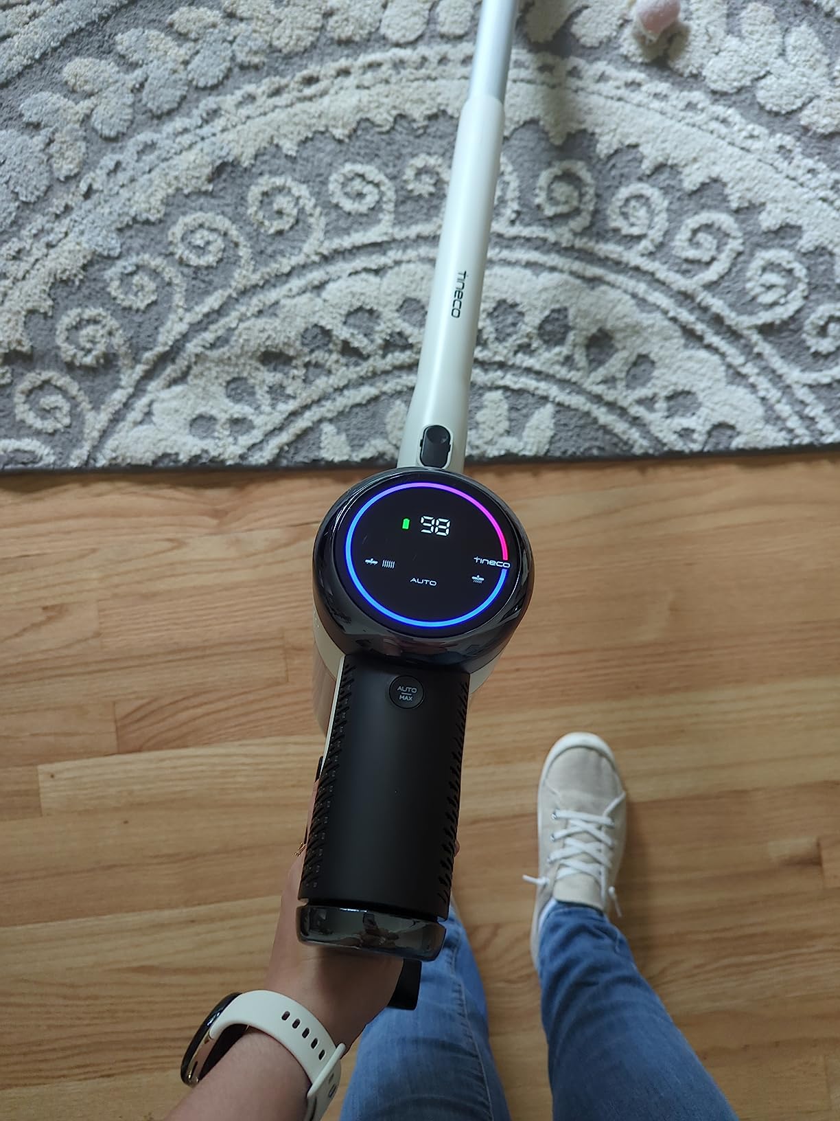Tineco Smart Cordless Vacuum Cleaner, Stick Vacuum with Anti-Tangle Brush & Fade-Free Suction, Deep Clean for Hard Floor & Carpets, Pet Hair Cleaning with LED Headlight customer photo 1