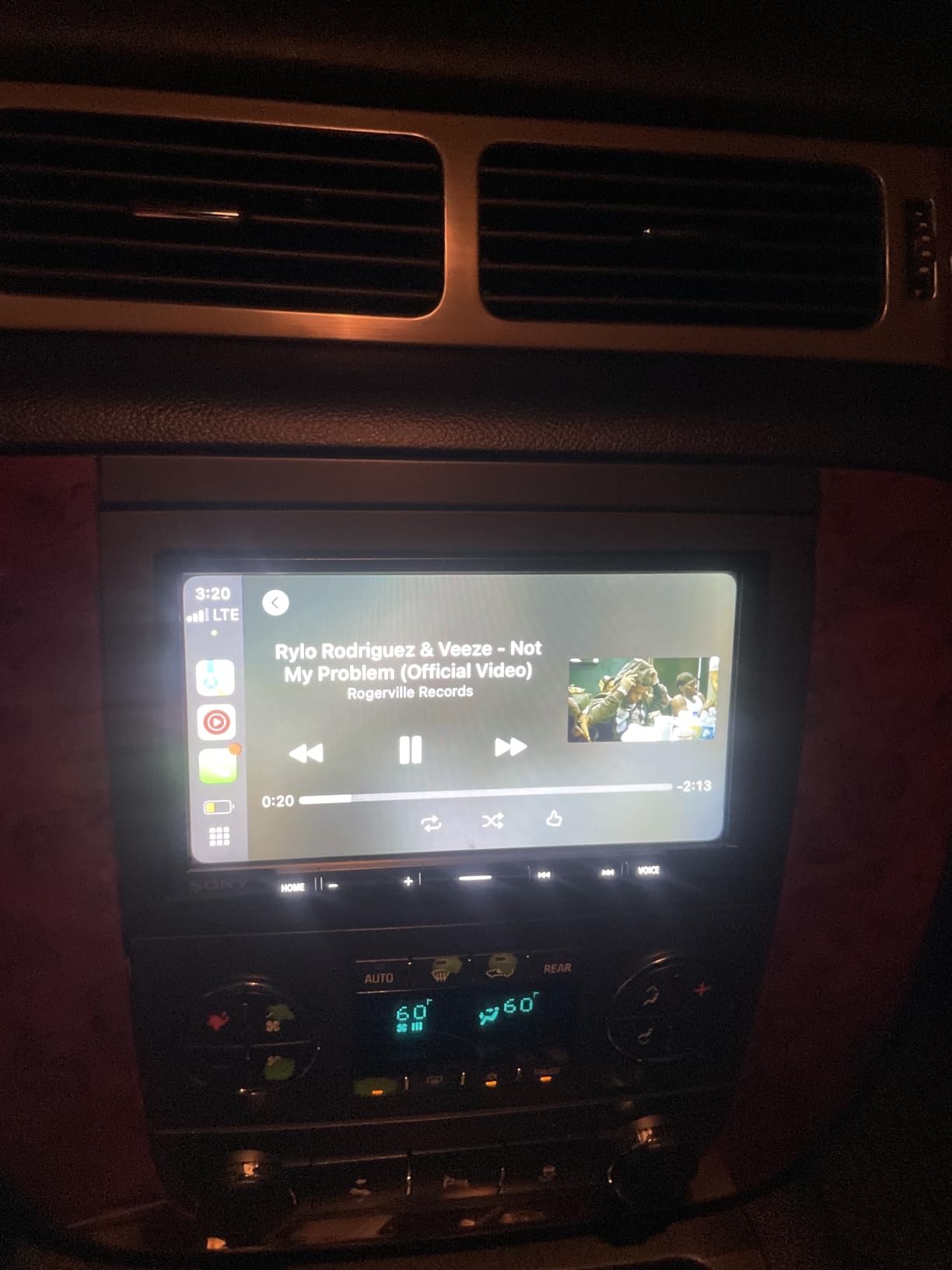 Sony XAV-AX4000 7-Inch Multimedia Receiver with Wireless CarPlay/Android Auto and Maestro Ready customer photo 1