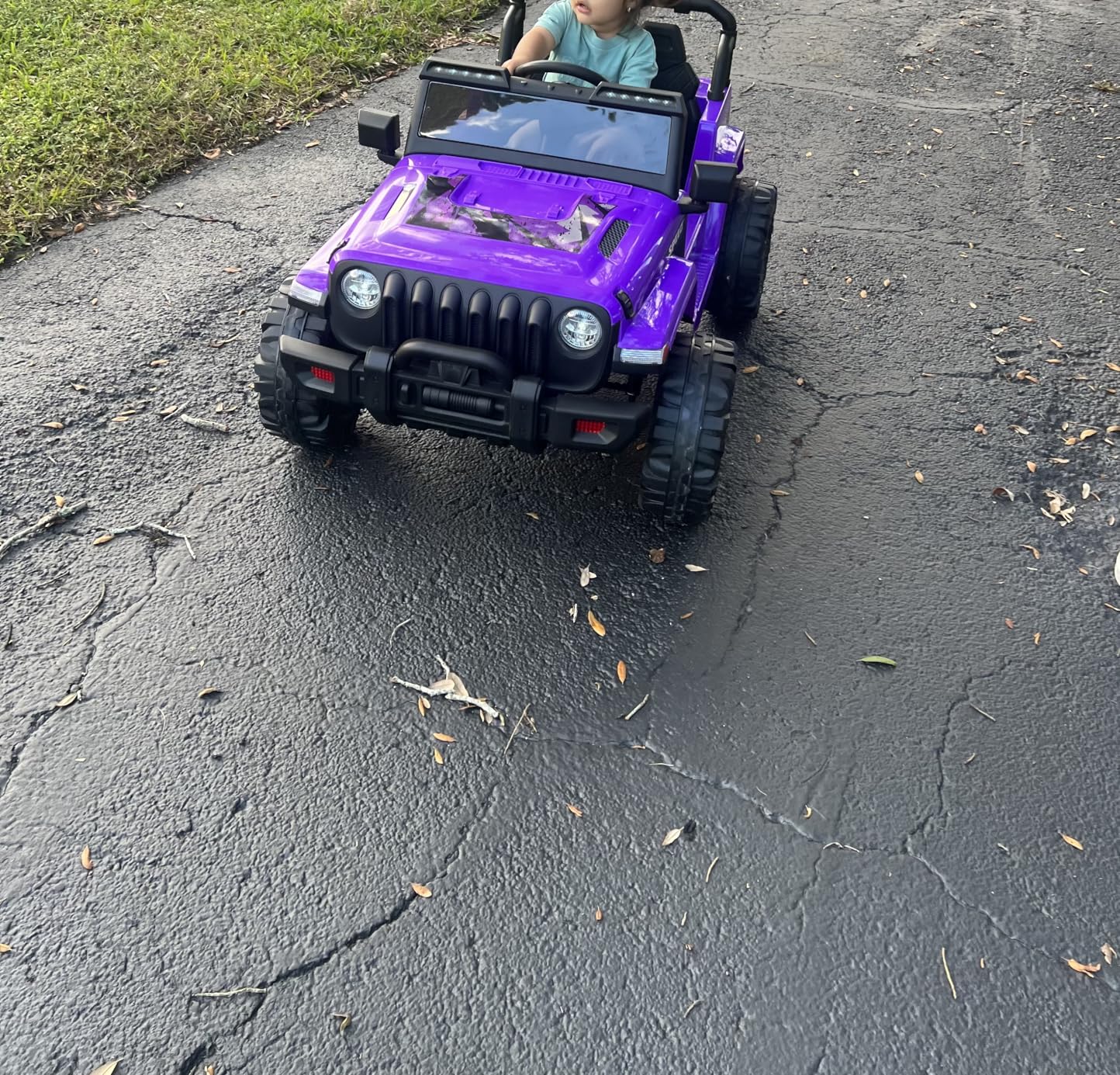 INFANS Kids Ride on Car Truck with 2.4G Remote Control, 12V Battery Powered Electric Cars for Kids w/3 Speeds, Battery Display, LED Lights, Safety Belt, Music & Horn, Bluetooth/FM/USB (Purple) customer photo 2