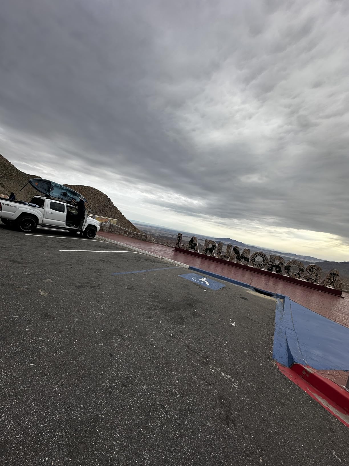 Thule Hull-a-Port XTR Kayak J-Style Roof Rack customer photo 1