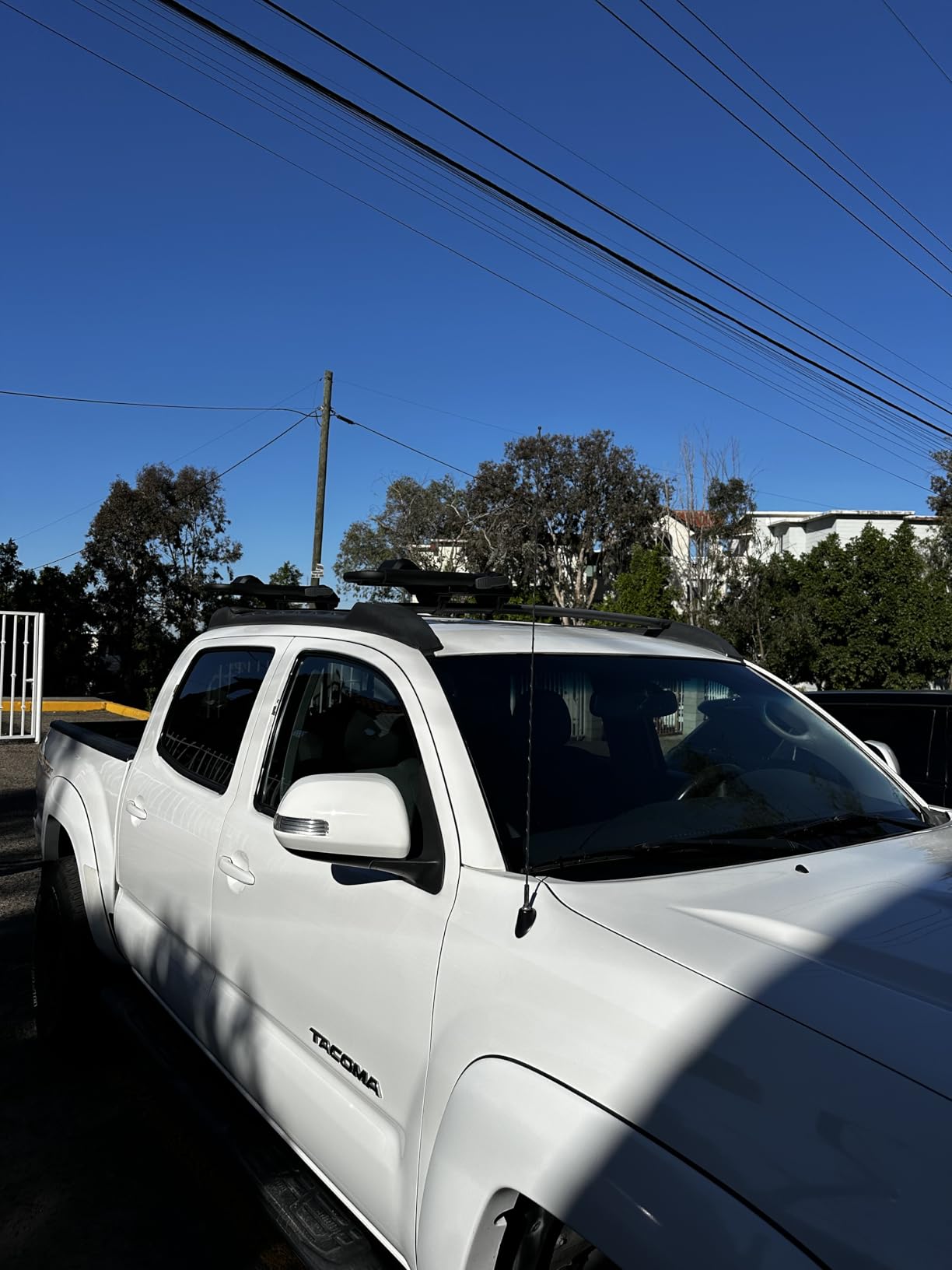Thule Hull-a-Port XTR Kayak J-Style Roof Rack customer photo 2