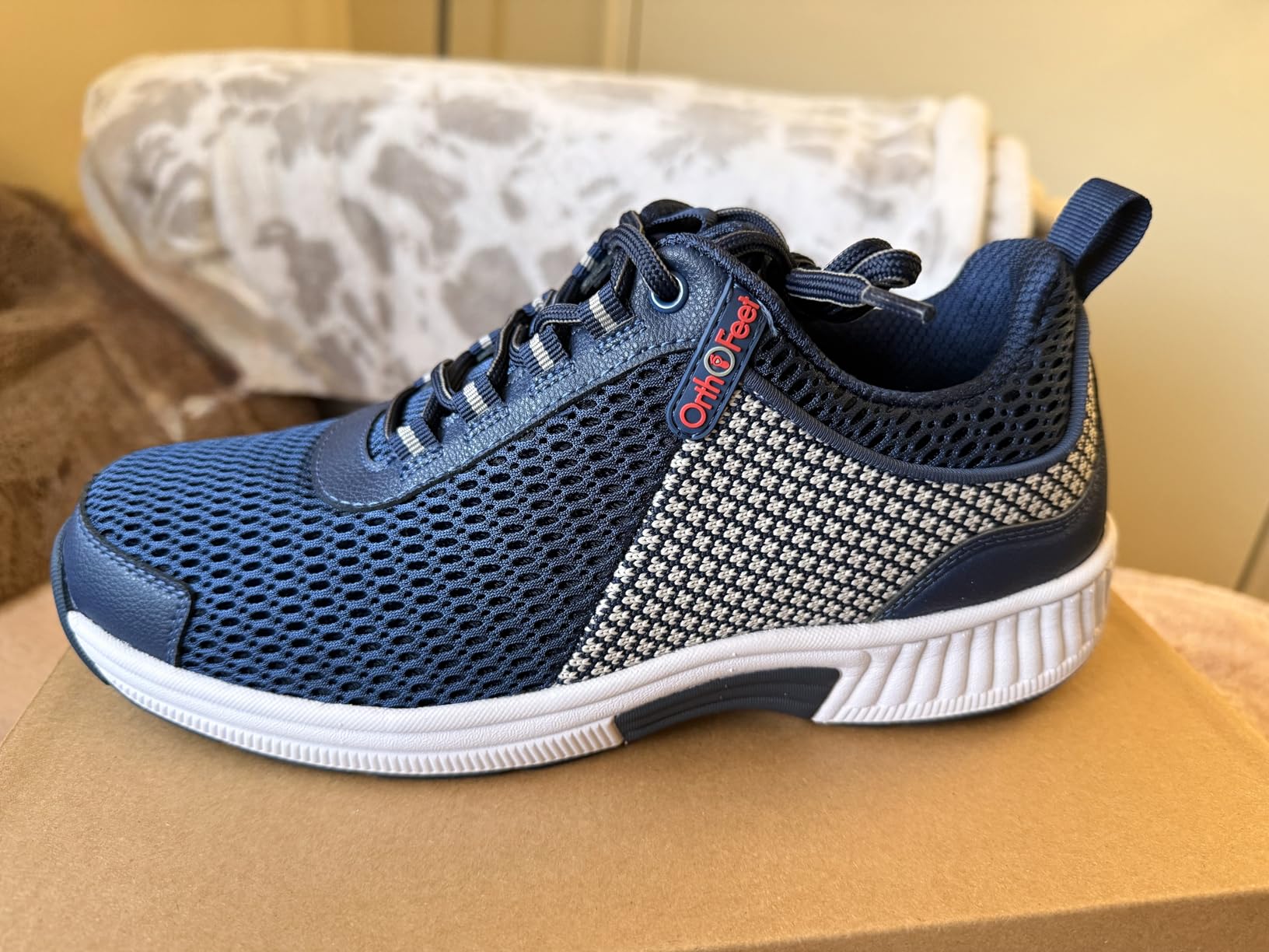 Orthofeet Edgewater Orthopedic Men's Walking Shoes customer photo 1