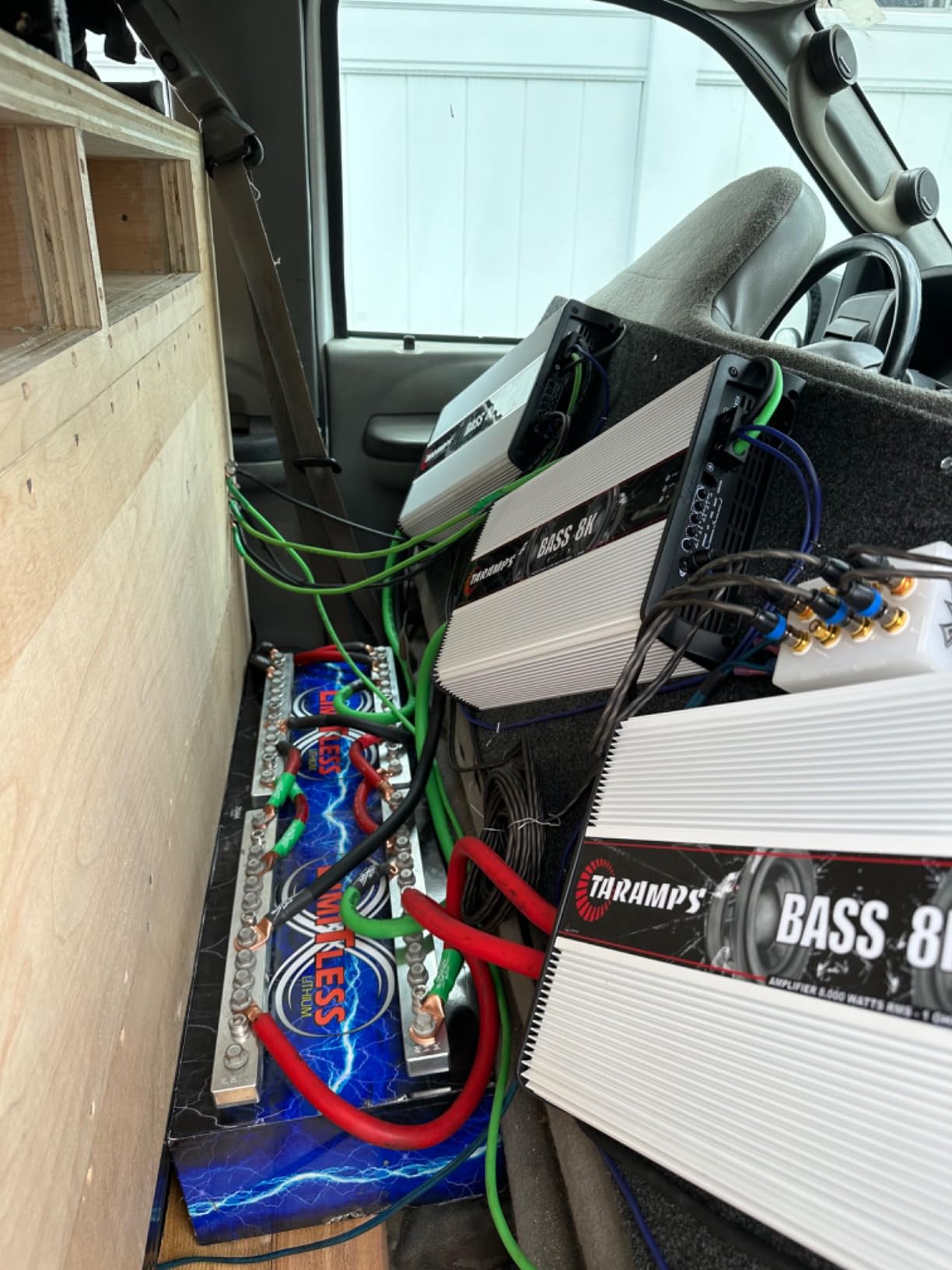 Taramps Bass 8k 1 Ohm Monoblock Amplifier 8000 Watts Rms 1 Channel Powerful Full Range Great for Sub/Bass RCA Input Subsonic Filter, Car Audio Class D customer photo 2