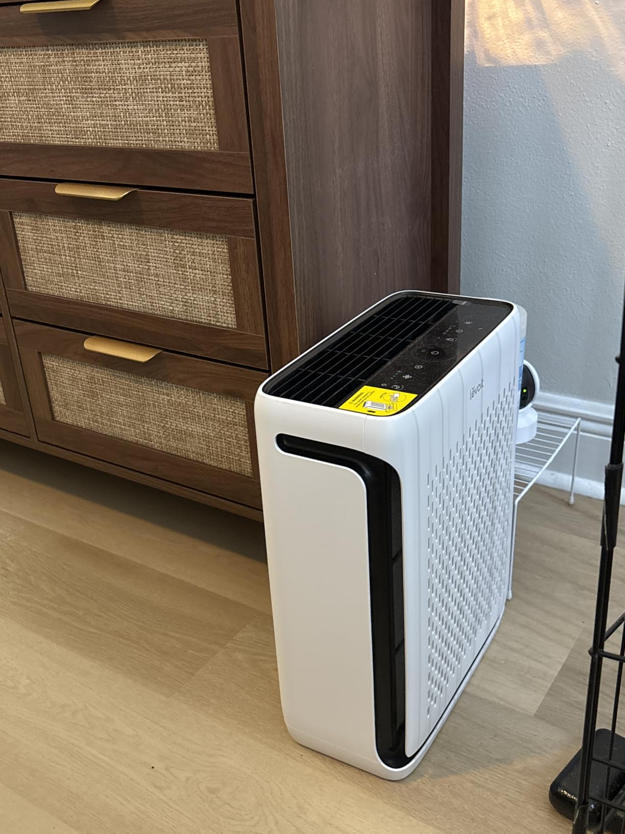 LEVOIT Air Purifier for Home Large Room Up to 1073 Ft² with Air Quality Monitor, AHAM VERIFIDE, Smart WiFi, Washable Pre-Filter, HEPA Sleep Mode for Pets, Allergies, Dust, Pollen, Vital 100S-P, White customer photo 1