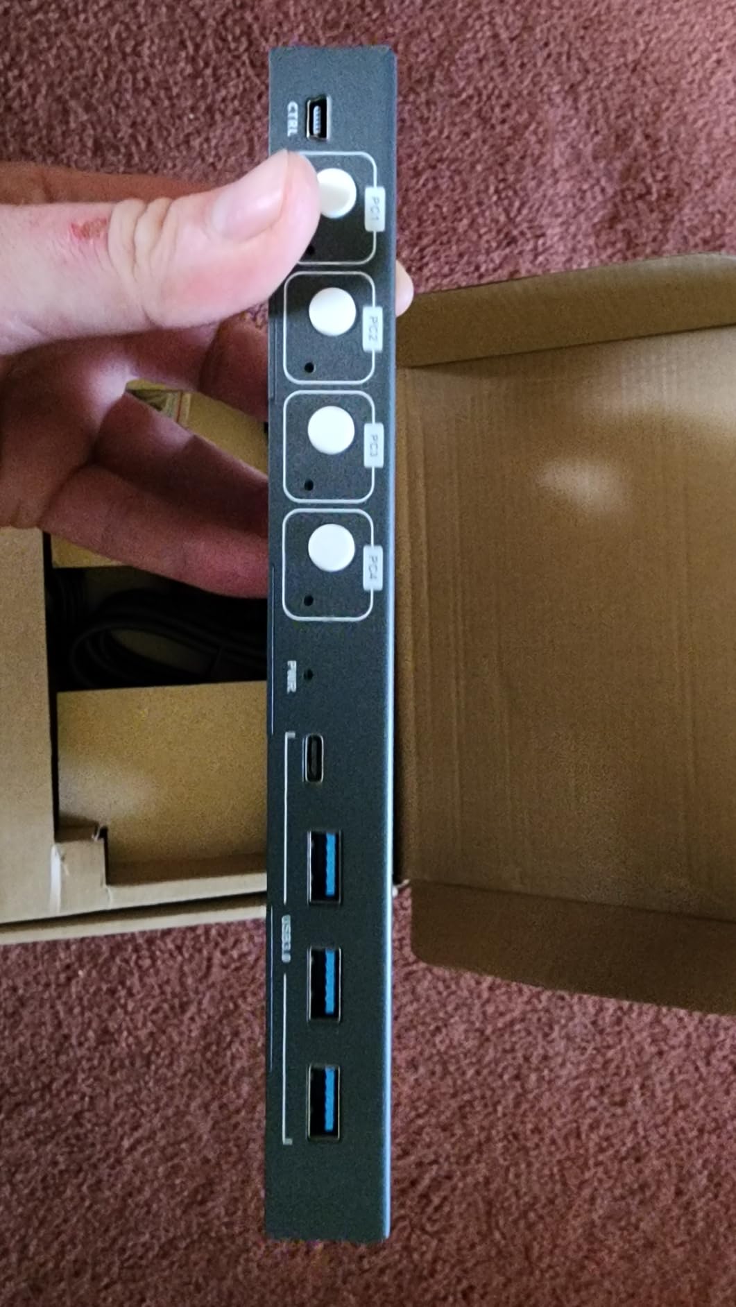 USB3.0 KVM Switch HDMI 4K@60Hz for 4 Computers Share 1 Monitor, KVM Switch 4 Port with 3 USB 3.0 Ports Share Keyboard Mouse, Support Button Switch, Plug and Play, EDID Adaptive customer photo 1