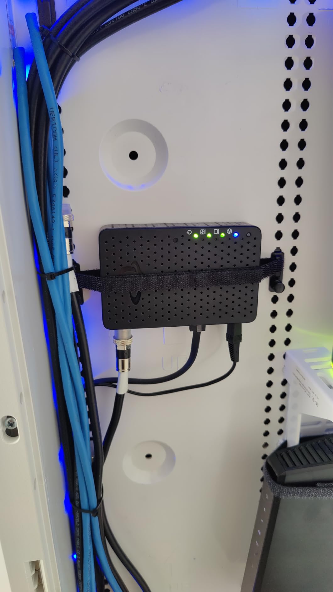 Hitron HTEM5 MoCA 2.5 Network Adapter (2-Pack) - Extends Network via Coax | NOT a Modem/Router/WiFi | Requires Cable TV Wiring (NOT Satellite) | Works with Cable & Most Fiber (NOT AT&T) | 2.5 Gbps customer photo 2