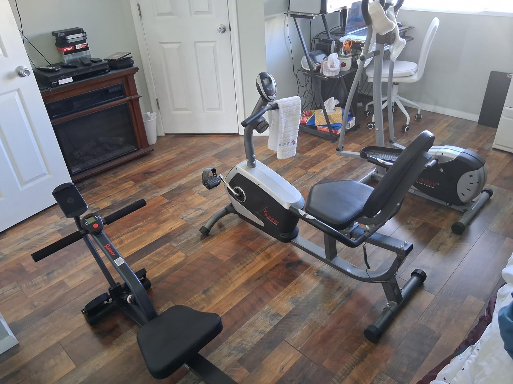 Sunny Health & Fitness Compact Adjustable Rowing Machine with 12 Levels of Resistance for Complete Body Workouts and Optional Free SunnyFit App Enhanced Connectivity customer photo 2