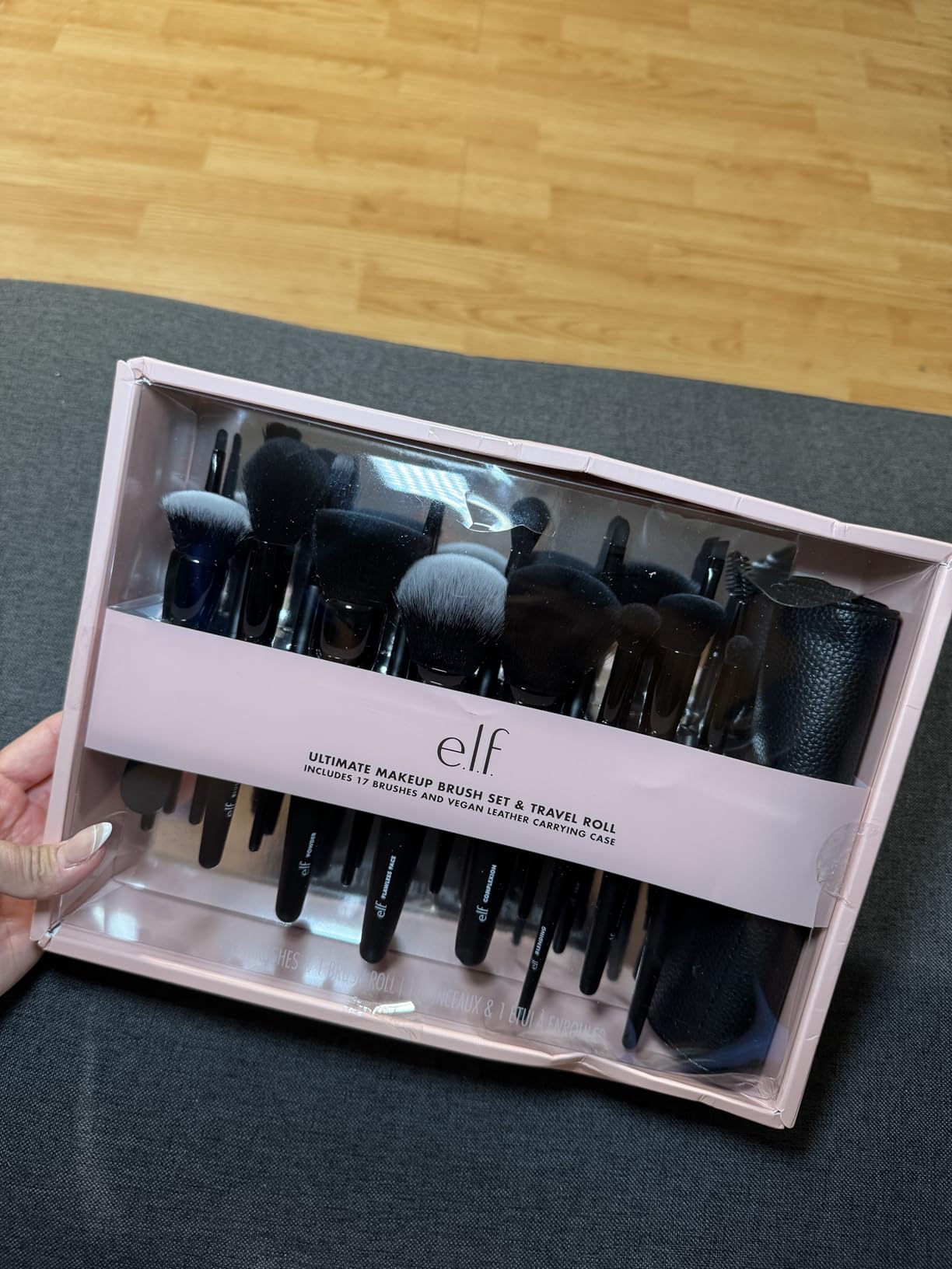 e.l.f. Ultimate Makeup Brush Set & Travel Roll, 17-Piece Brush Kit, Brushes For Eyeshadow, Foundation, Powder, Concealer & more, Vegan & Cruelty-Free customer photo 1