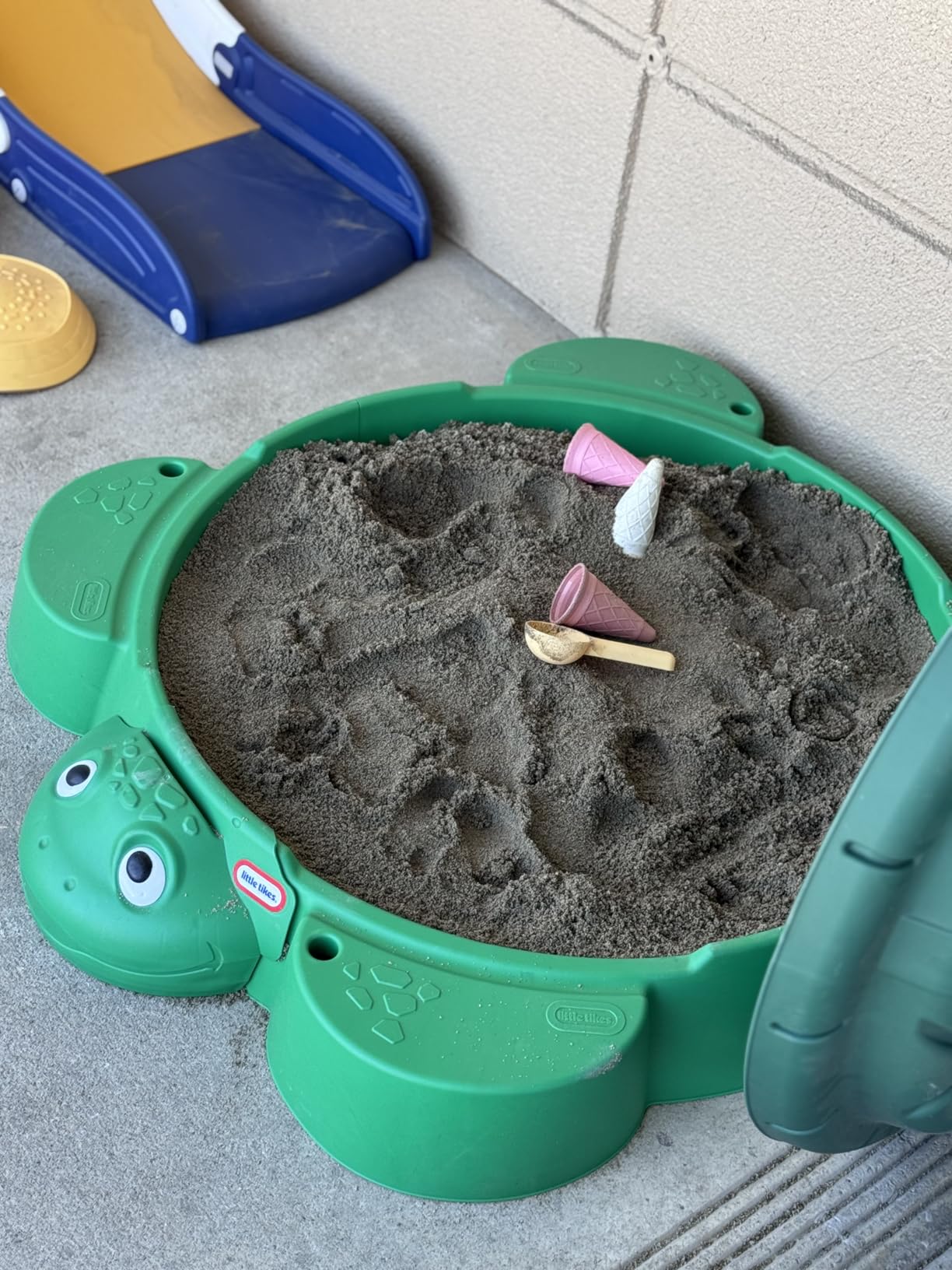 Little Tikes Turtle Sandbox, for Boys and Girls Ages 1-6 Years customer photo 1