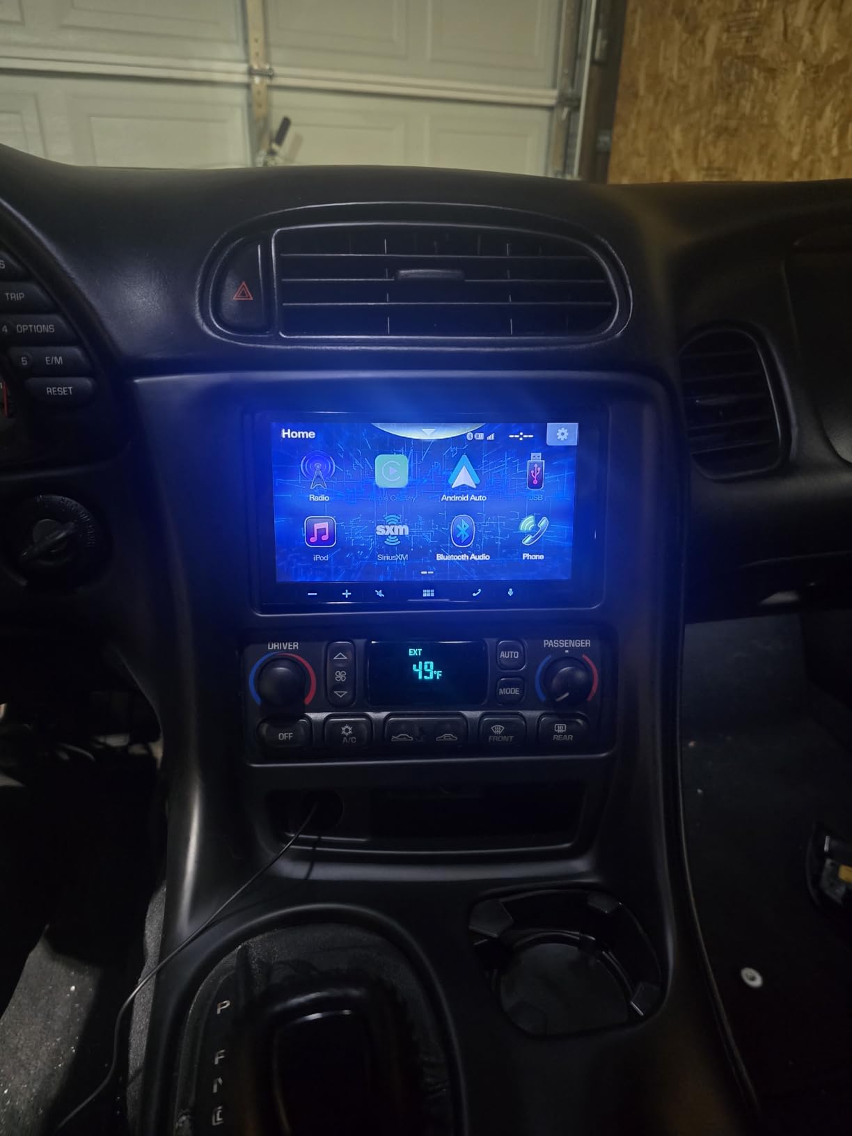 Alpine iLX-W670 Digital Multimedia Receiver with CarPlay and Android Auto Compatibility customer photo 2