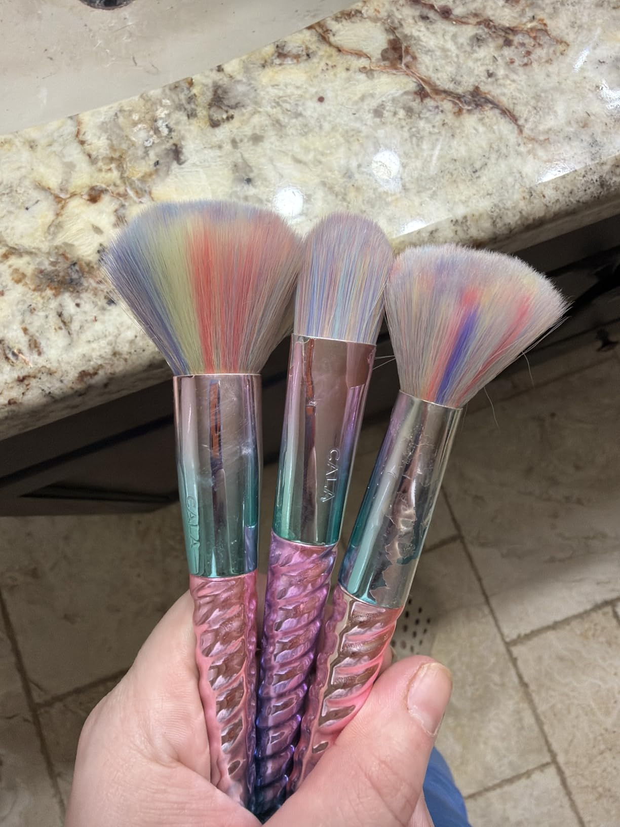 Cinema Secrets Original Blue Vanilla Makeup Brush Cleaner Solution & Spray Combo - Professional Cleanser for Makeup Brushes - Quick-Drying & Rinse-Free - Removes Built-Up Make Up (16 fl oz & 2 fl oz) customer photo 1