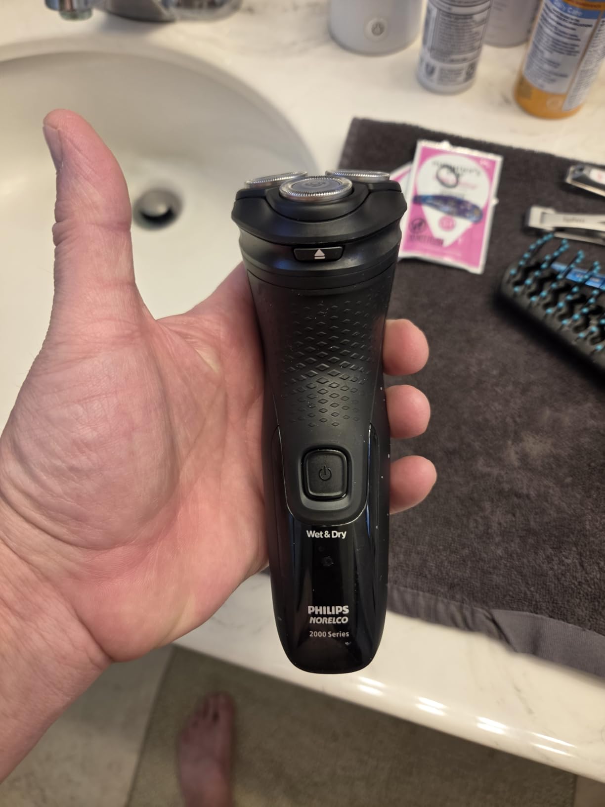 Philips Norelco 2400 Series Electric Shaver, Deep Black | 27 Self Sharpening ComfortCut Blades, 4D Flex Heads, Wet or Dry Use, 2-Year Blade Life, Pop-up Trimmer, X3001/90 customer photo 2