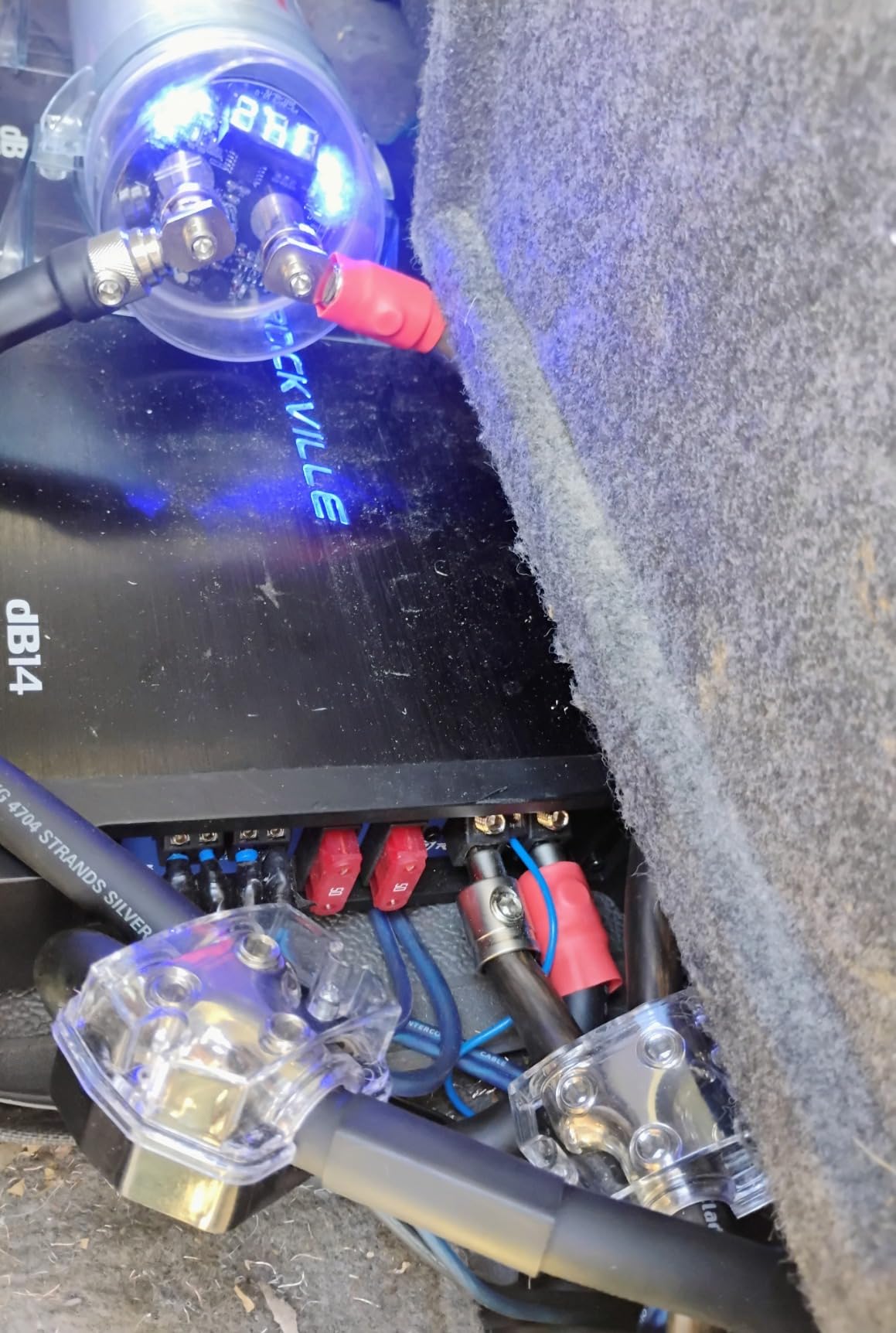 Pyle 6.0 Farad Digital Power Capacitor - High-Performance Car Audio Accessory with Blue Digital Display Voltage Readout Over Voltage Protection Mounting Hardware DC 12-24V customer photo 2