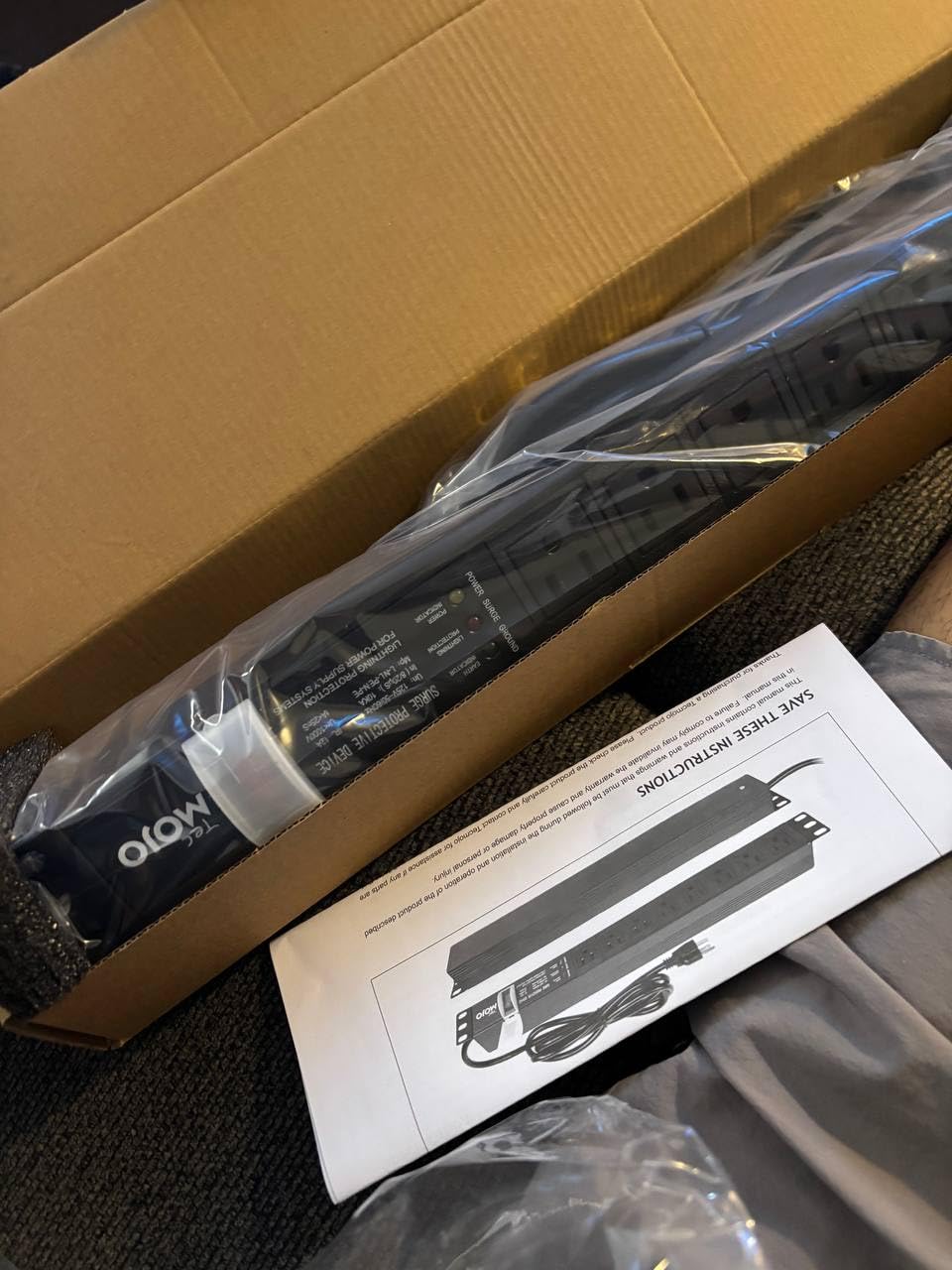 Tecmojo 1U Rack-Mount Horizontal 8-Outlet PDU, UL Listed PDU with Surge Protection LED Indicators 6ft Cord Power Distribution for IT and Network Server Racks customer photo 2