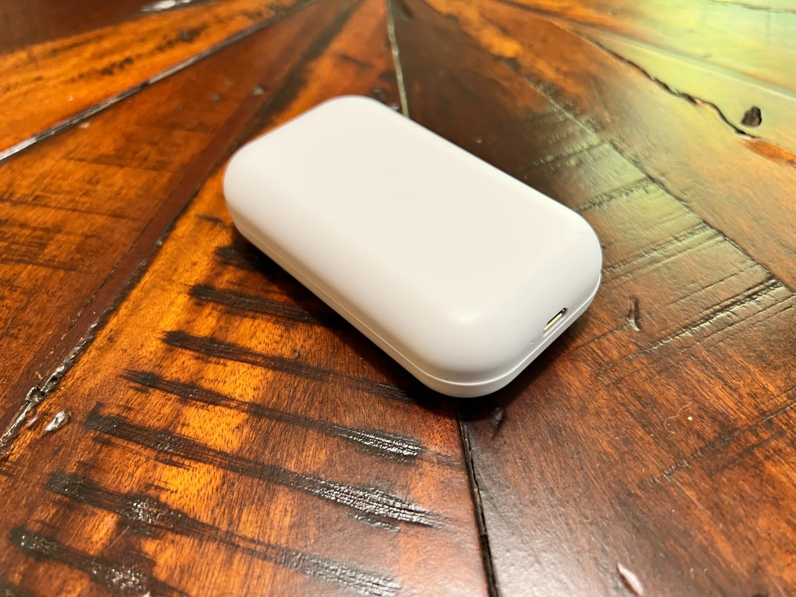 LivePure Handheld UV Light Sanitizer. Portable UV Light for Disinfecting Room, Kitchen, Car, Bathroom, Household Surfaces. White customer photo 2