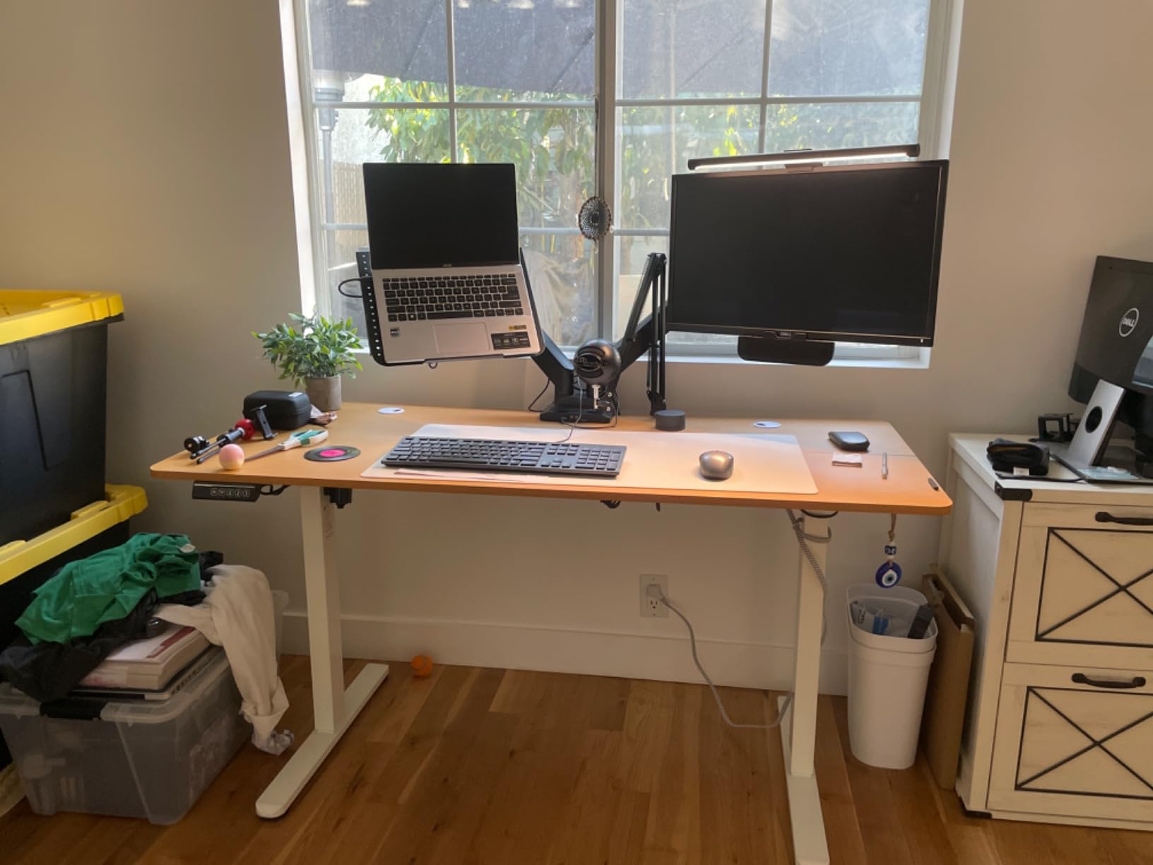 Xiaomi Mi Computer Monitor Light Bar - Easy Installation, Extra Computer Lighting w/o Taking Desktop Space, with Wireless Remote Control Adjusting Lights Easily customer photo 1