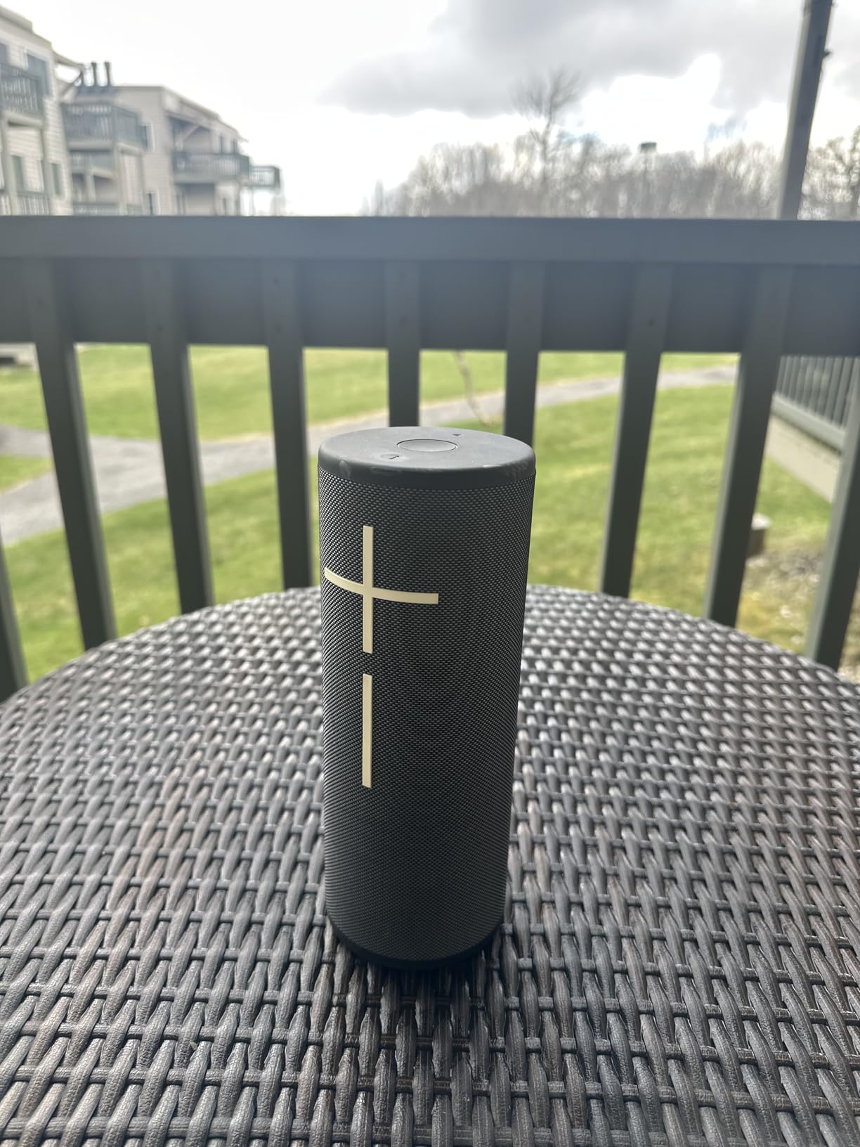 MEGABOOM 4 Portable Waterproof Bluetooth Speaker with Immersive 360-Degree Sound and Balanced Bass, Floating Speaker with 20-Hour Battery and 147ft (45m) Range - Blue customer photo 2