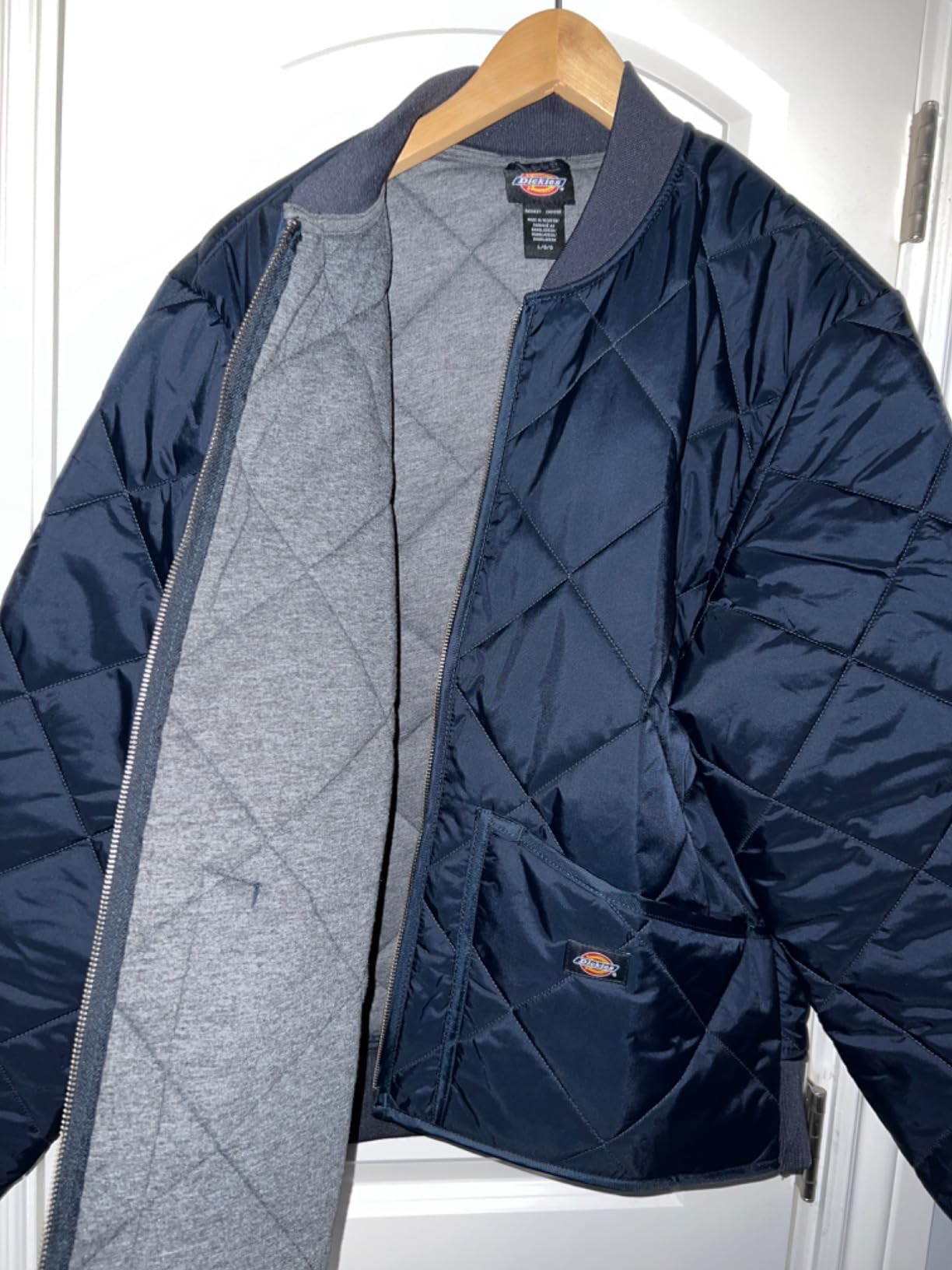 Dickies Men's Water Resistant Diamond Quilted Nylon Jacket customer photo 1