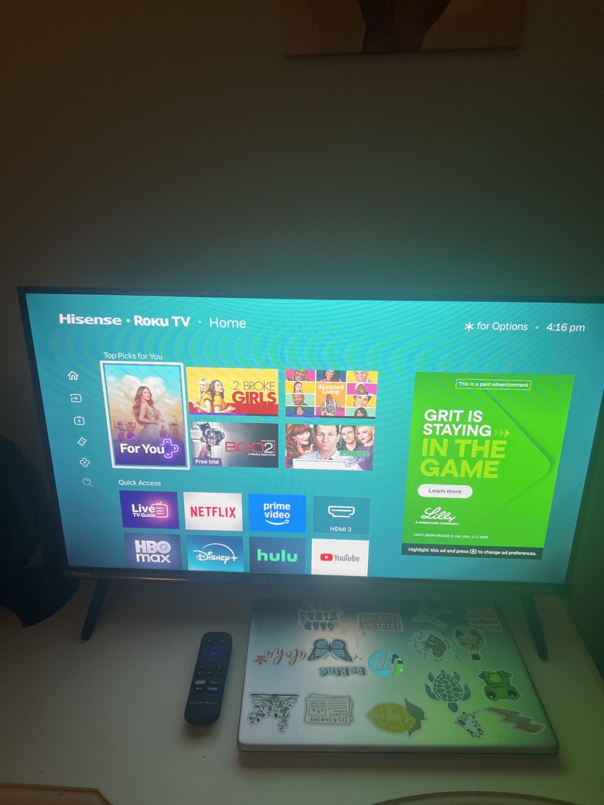 Hisense 32-Inch Class A4 Series HD 720p Smart Roku TV with Alexa Compatibility (32A4HNR) - Dolby Audio, Slim Bezel Design, Google Assistant customer photo 2