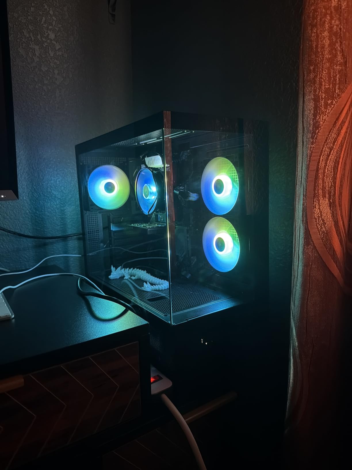 MONTECH XR-B, ATX Mid-Tower PC Gaming Case, 3x120mm ARGB PWM Fans Pre-Installed, Full-View Dual Tempered Glass Panel, Wood-Grain Design I/O Interface, 4090 GPUs, 360mm Radiator Support, Black customer photo 1
