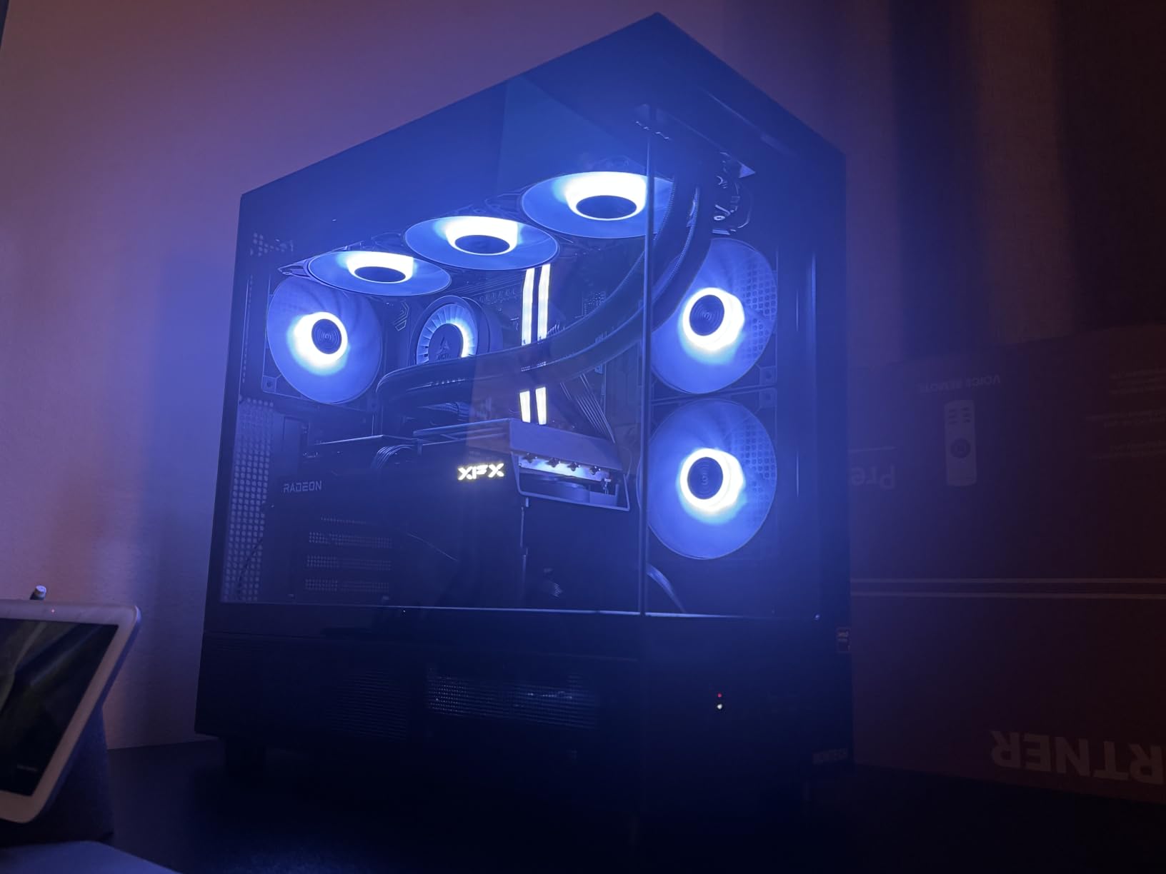 MONTECH XR-B, ATX Mid-Tower PC Gaming Case, 3x120mm ARGB PWM Fans Pre-Installed, Full-View Dual Tempered Glass Panel, Wood-Grain Design I/O Interface, 4090 GPUs, 360mm Radiator Support, Black customer photo 2