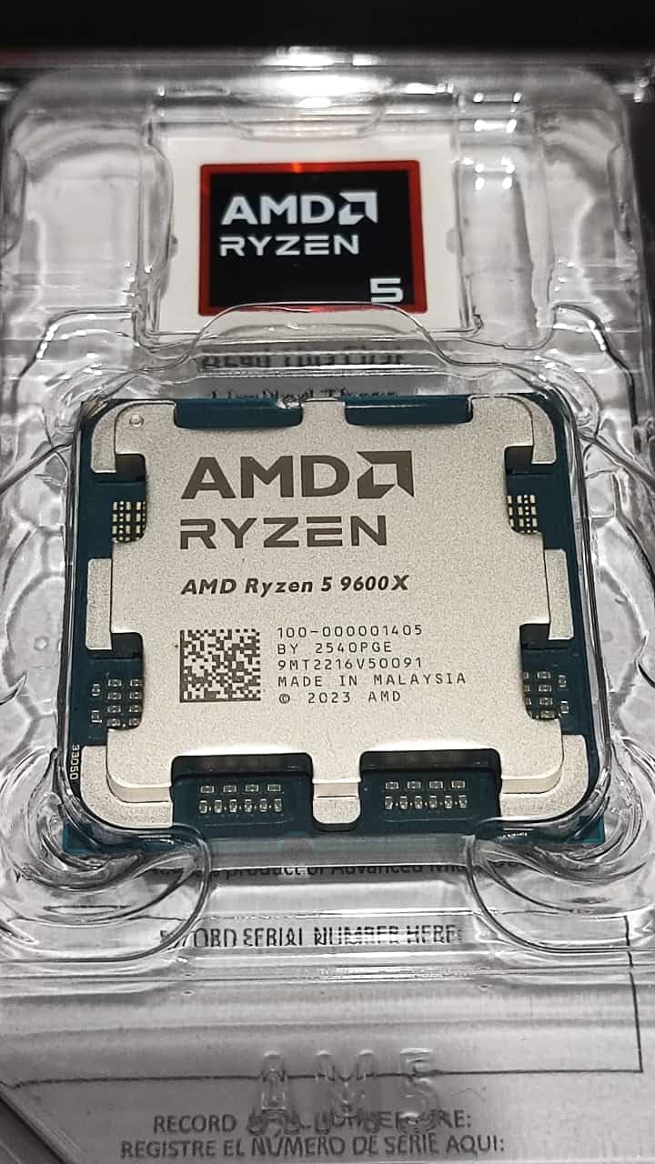 AMD Ryzen 5 9600X 6-Core, 12-Thread Unlocked Desktop Processor customer photo 2