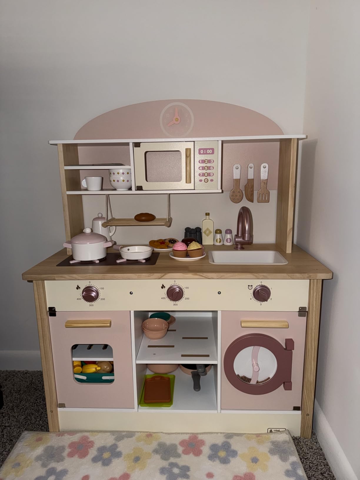 ROBUD Play Kitchen Set, Wooden Play Kitchen with Ice Maker, Fridge, Coffee Machine, Oven, Dishwasher, Microwave, Kitchen Accessories, Toy Kitchen Gift for Boys Girls, 3+ customer photo 1