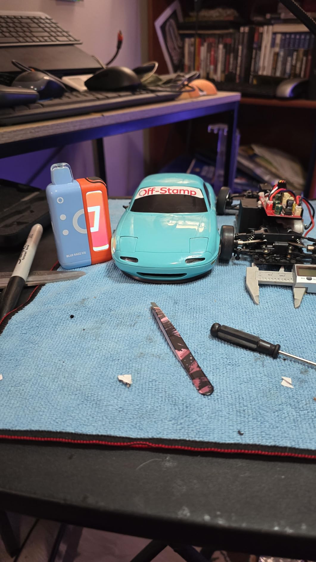 1/18 RC Drift Car with 3 Batteries Gyro LDRC LD1899 GTR R34 2.4GHz RWD Drifting Drift Cars for Adults with Alloy Car Shell customer photo 2