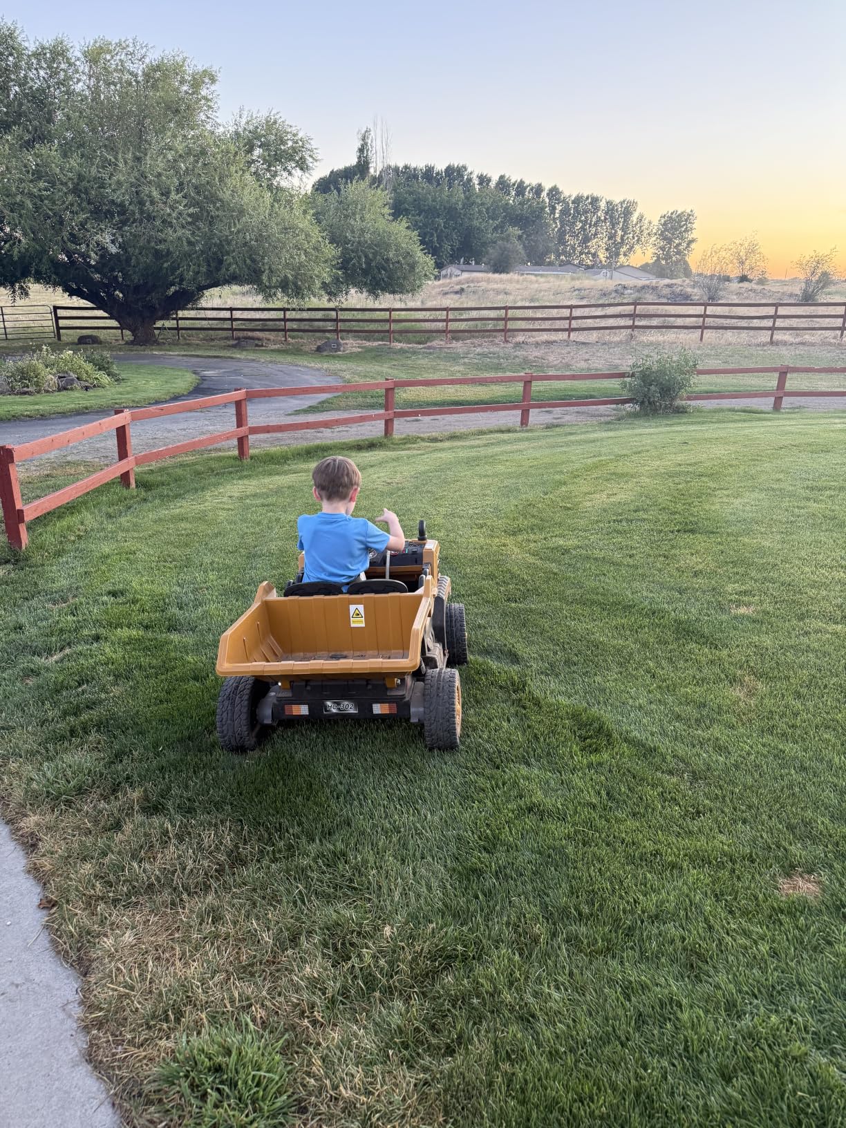 ANPABO 24V Ride On Dump Truck, 2 Seater Kids Car w/Remote Control, Dump Bed Electric, Extra Shovel, Durable EVA Tires, Bluetooth, Powerful 24V Motors, Ride on Toys for Boys & Girls-Yellow customer photo 2