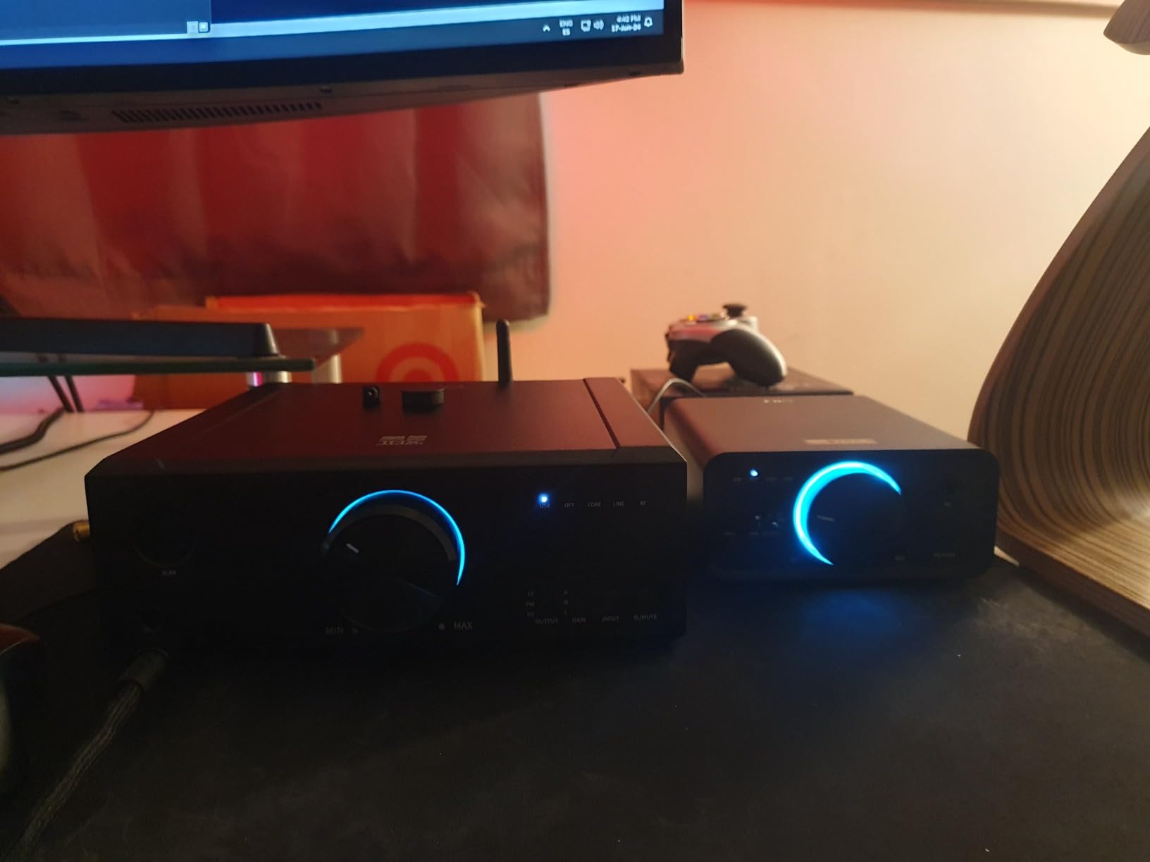 FiiO K7 Full Balanced HiFi DAC Headphone Amplifier AK4493S*2, XMOS XU208 PCM384kHz DSD256, USB/Optical/Coaxial/RCA Inputs, 6.35mm/4.4mm Output (Titanium) customer photo 1