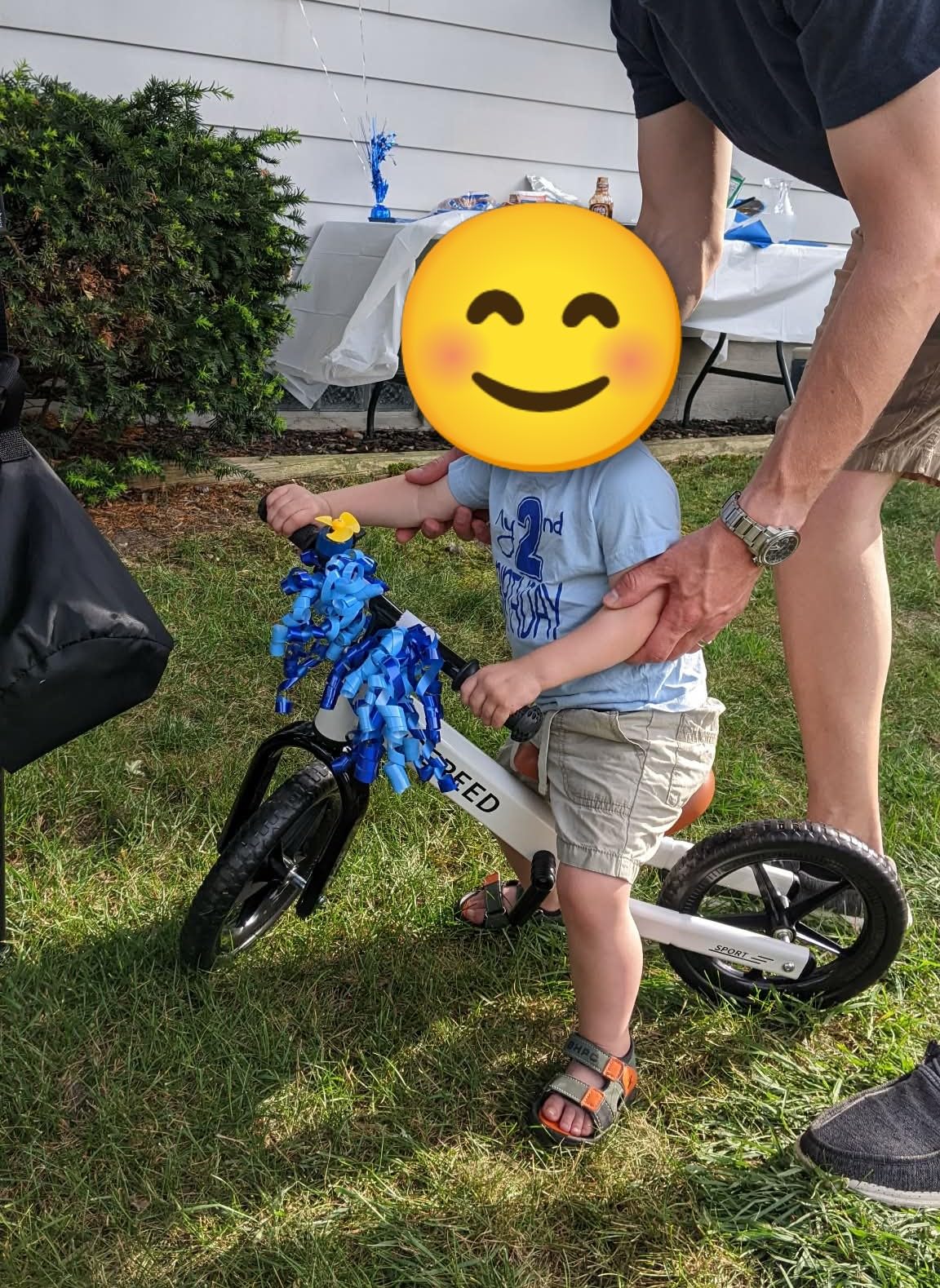 SEREED Toddler Balance Bike 2 Year Old, No Pedal Kids Toy Bike for 2-5 Years Old, Tool-Free Adjustment, Gift for 2-3 Boys Girls, Customize Plate with 3pcs Stickers (White) customer photo 1