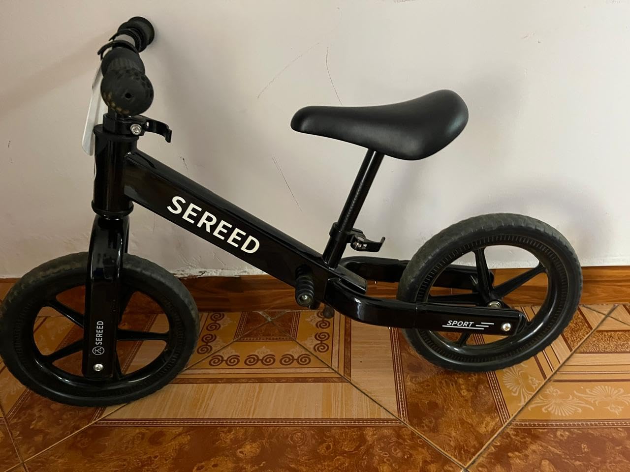 SEREED Toddler Balance Bike 2 Year Old, No Pedal Kids Toy Bike for 2-5 Years Old, Tool-Free Adjustment, Gift for 2-3 Boys Girls, Customize Plate with 3pcs Stickers (White) customer photo 2