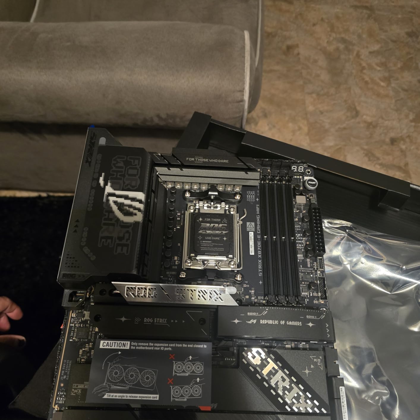 ASUS ROG Strix X870E-E Gaming WiFi AMD AM5 X870 ATX Motherboard 18+2+2 Power Stages, Dynamic OC Switcher, Core Flex, DDR5 AEMP, WiFi 7, 5X M.2, PCIe 5.0, Q-Release Slim, USB4, AI OCing & Networking customer photo 1