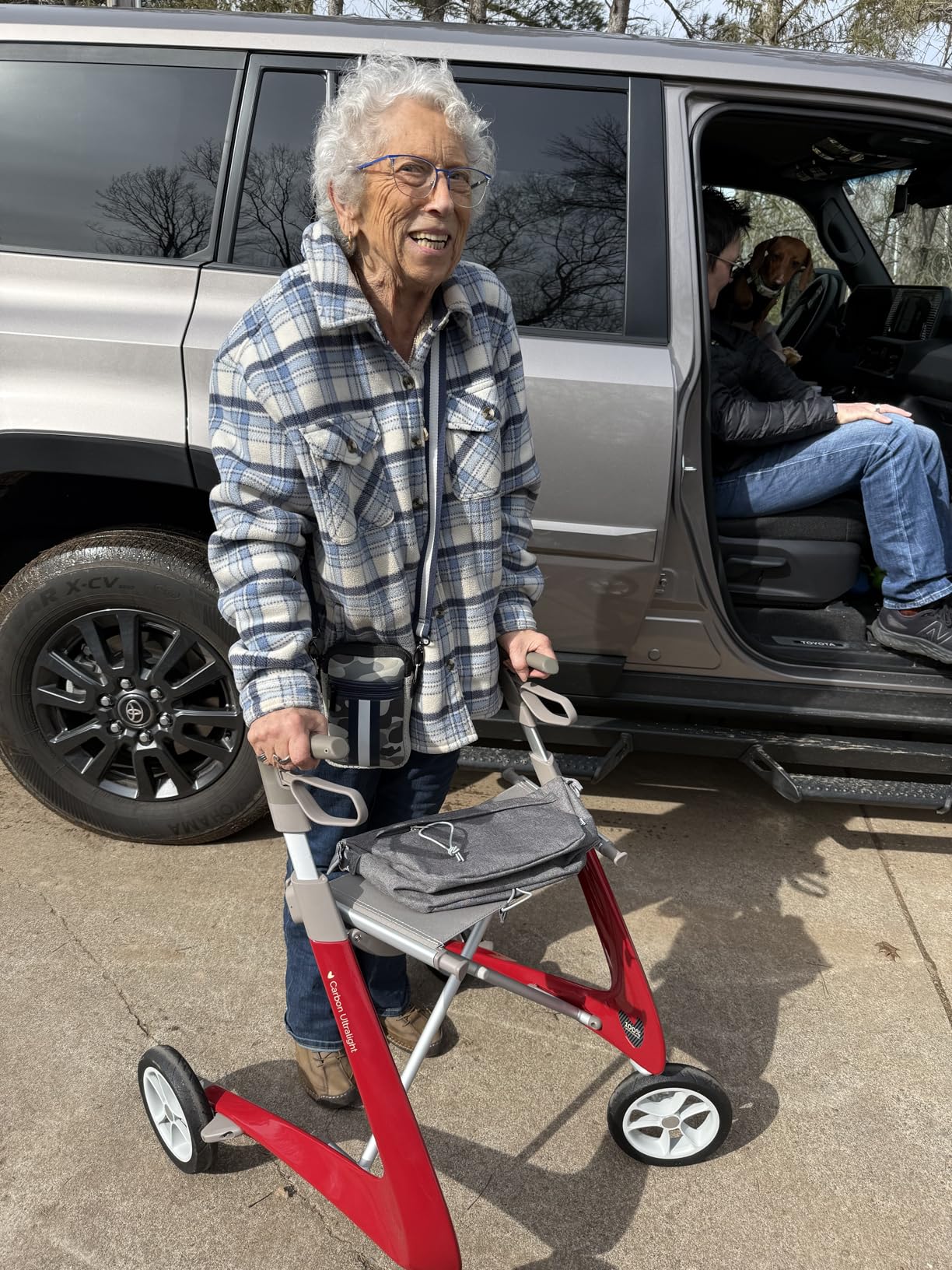 byACRE Carbon Ultralight Rollator Walker, 10.6 lbs, Champagne Gold, Regular | World's Lightest Carbon Rollator Walker with Seat for Seniors, Foldable Mobility Aid, Indoor and Outdoor Use customer photo 2