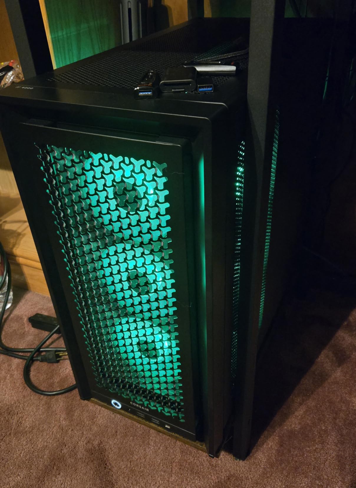 CORSAIR 4000D RS ARGB Frame Modular Mid-Tower ATX PC Case, High Airflow, 3X Pre-Installed RS Fans, InfiniRail Mounting System, ASUS BTF, MSI Zero, Gigabyte Stealth, Black customer photo 1