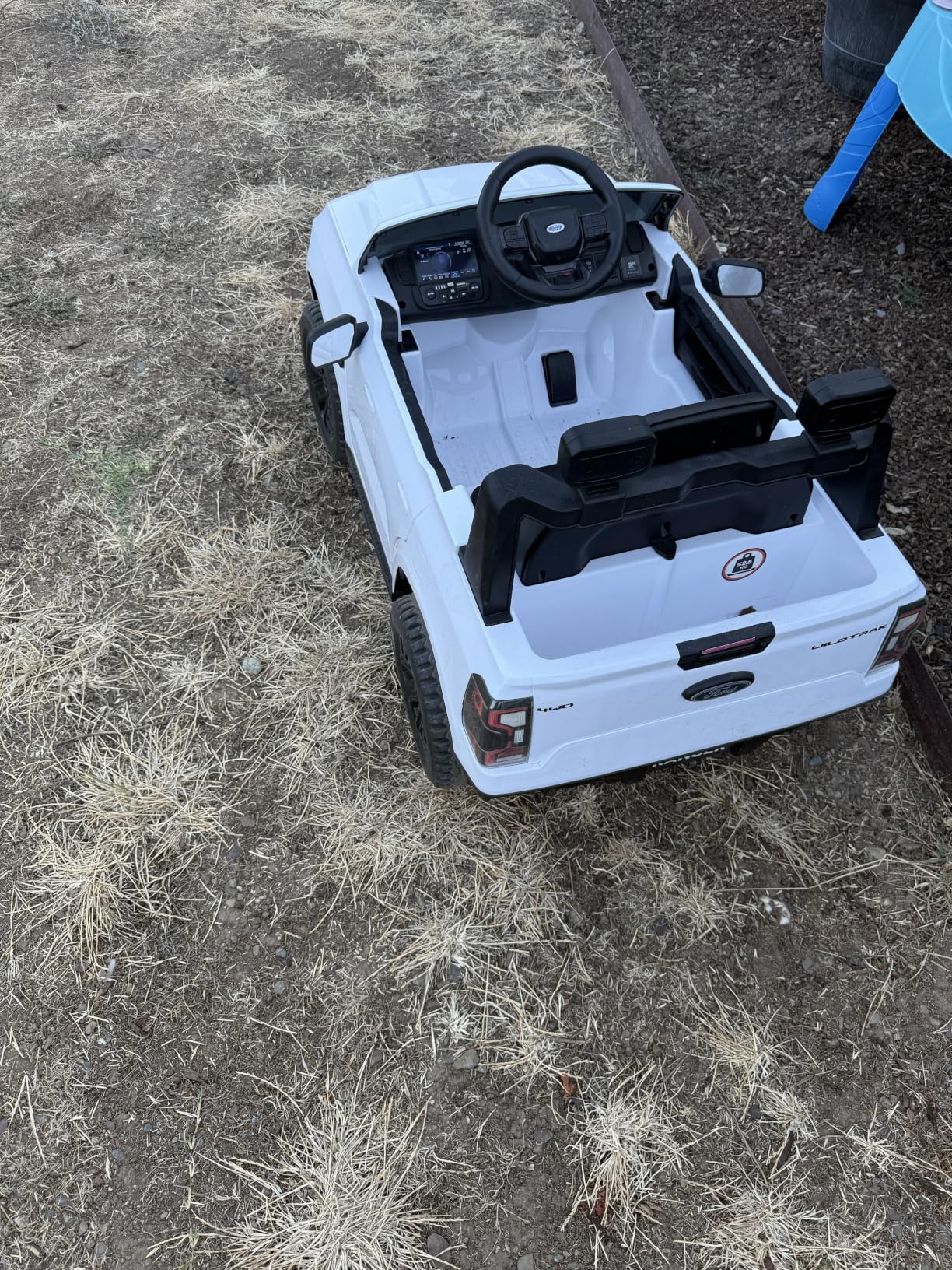 Licensed Ford Ranger Ride on Pickup Truck by INFANS, 12V Battery Powered Electric Vehicle for Kids with Remote Control, Headlight, Power Display, Bluetooth, MP3, Music, Aged 3-6 Years (White) customer photo 1