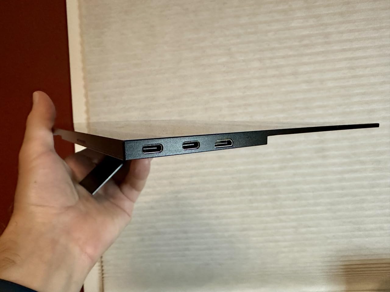 UPERFECT OLED Portable Monitor, 16