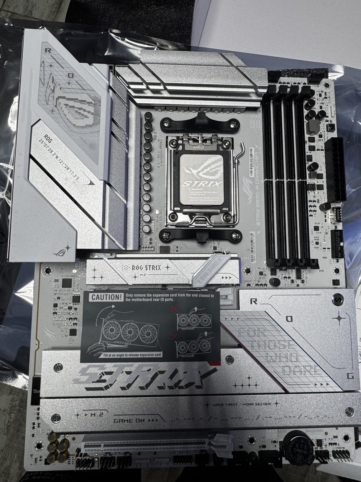 ASUS ROG Strix B850-A Gaming WiFi AMD AM5 B850 ATX Motherboard 14+2+2 Power Stages, DDR5 AEMP, 2.5G LAN, WiFi 7 with Q-Antenna, 4X M.2, PCIe 5.0, USB 20Gbps Type-C, AI Networking II, ASUS AI Advisor customer photo 2
