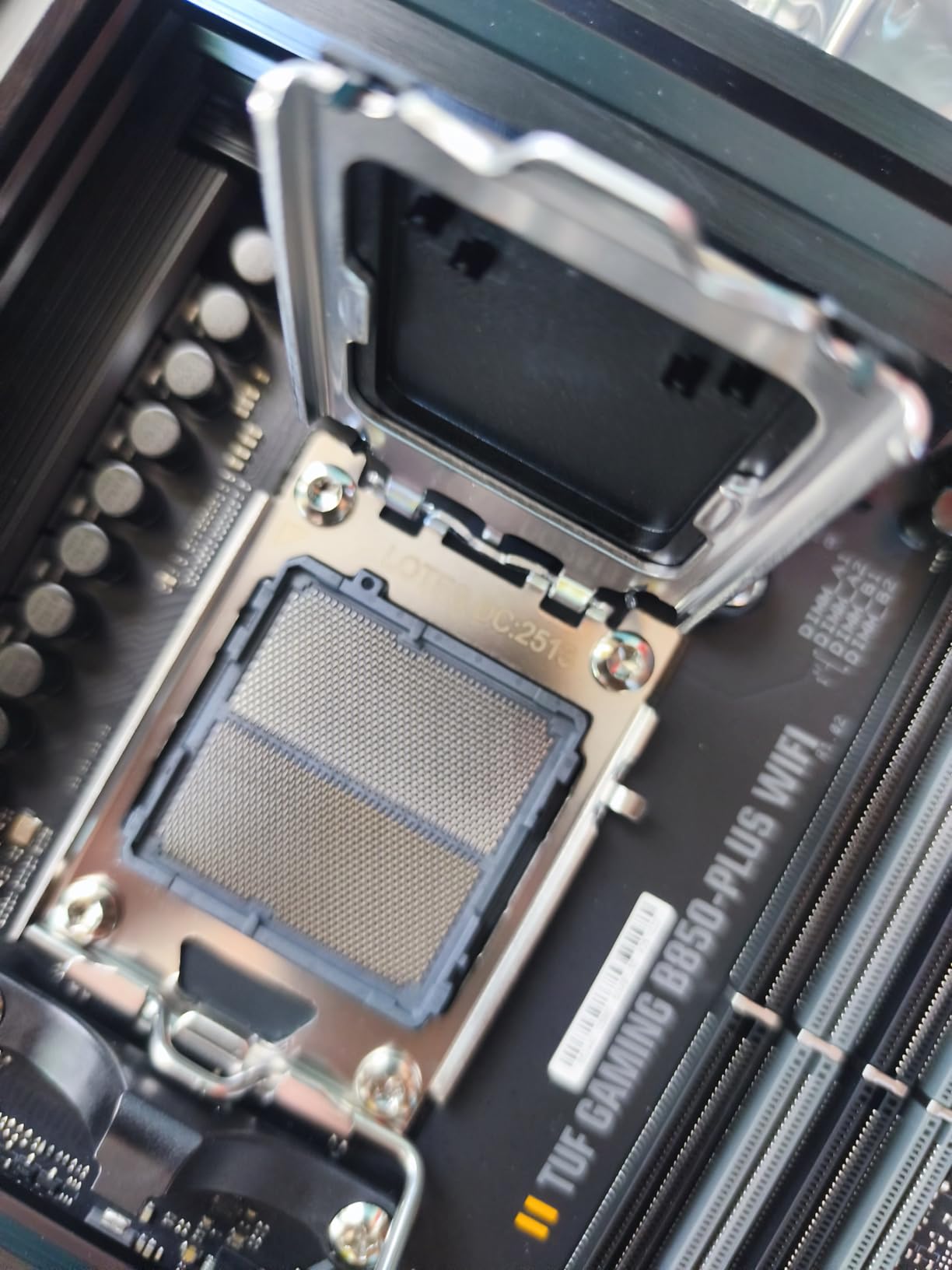 ASUS TUF Gaming B850-PLUS WiFi AMD AM5 B850 ATX Motherboard, 14+2+1 80A Stages, AI Ready, DDR5, PCIe 5.0, 3X M.2, Wi-Fi 7, 2.5Gb LAN, DisplayPort, HDMI, USB 10Gbps & 20Gbps Type-C, BIOS Flashback customer photo 2